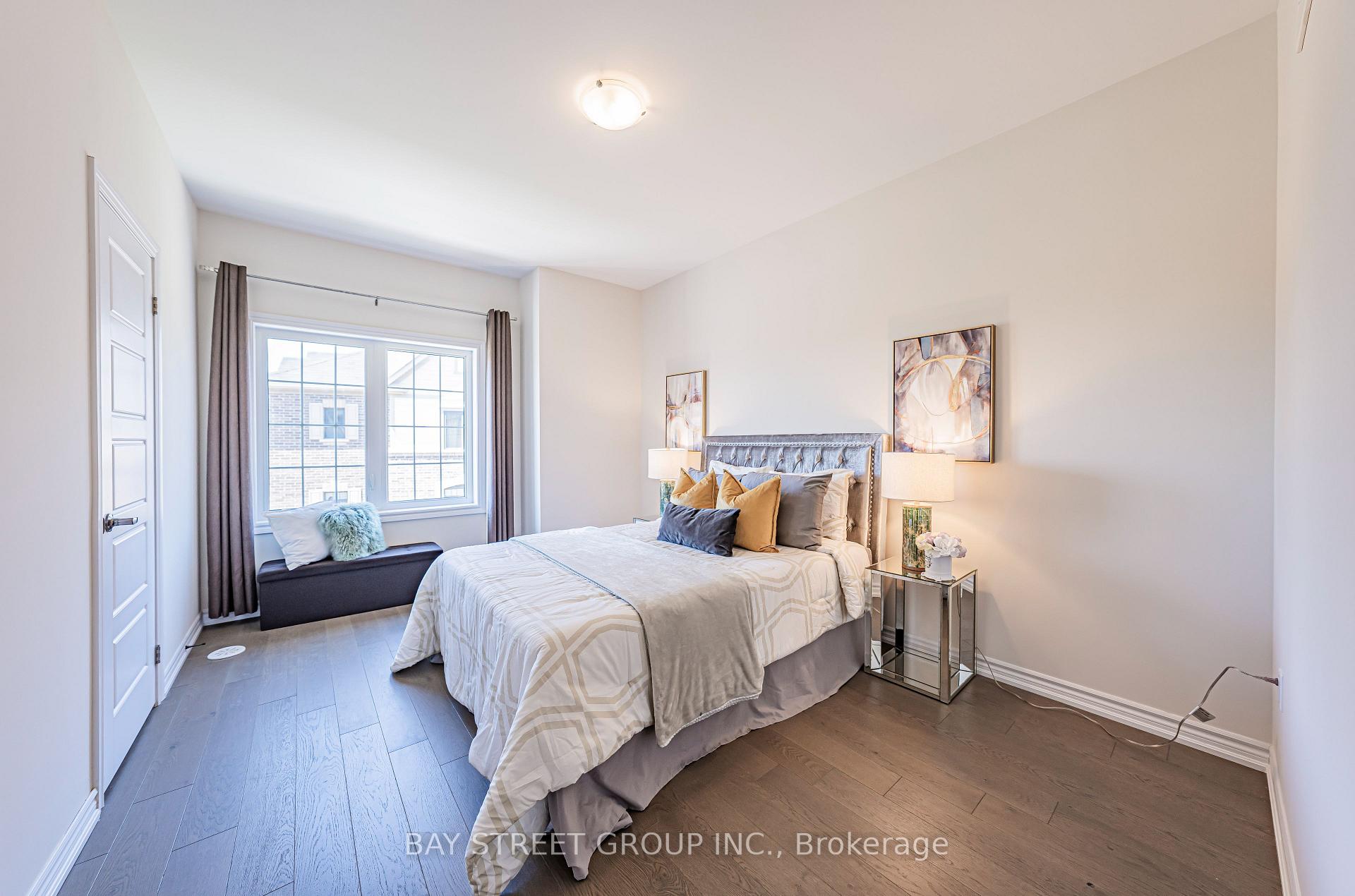 Photo 26 of 32 Cafaro Lane, Markham, Victoria Square — HOMEH