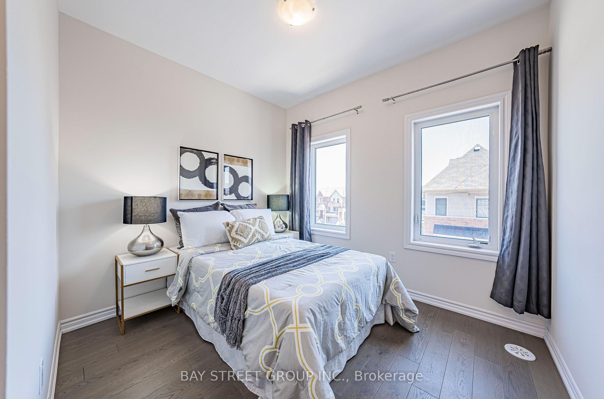 Photo 29 of 32 Cafaro Lane, Markham, Victoria Square — HOMEH