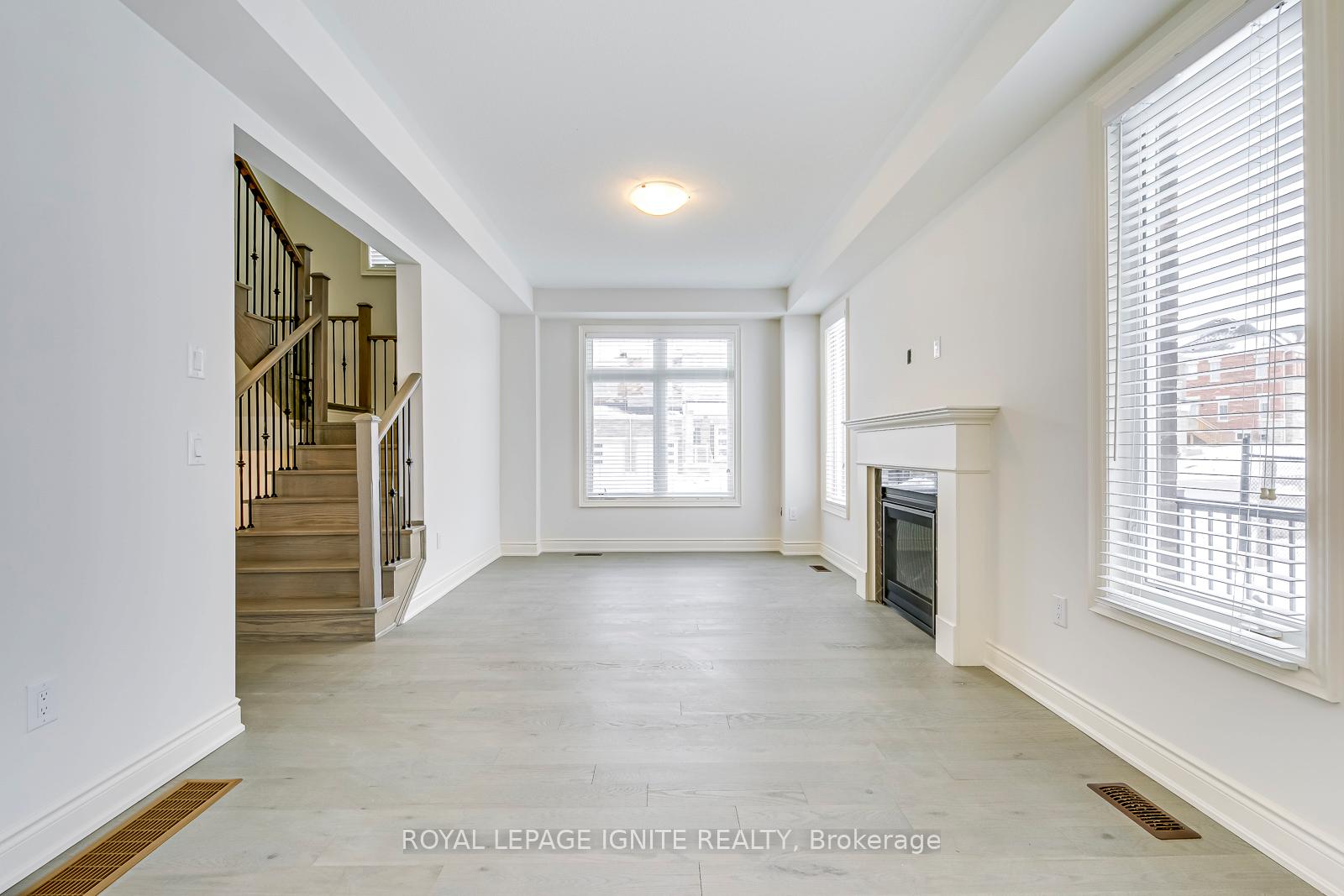 Photo 11 of Unit (Upper Lvl ), 110 Cattail Crescent, Hamilton, Waterdown — HOMEH