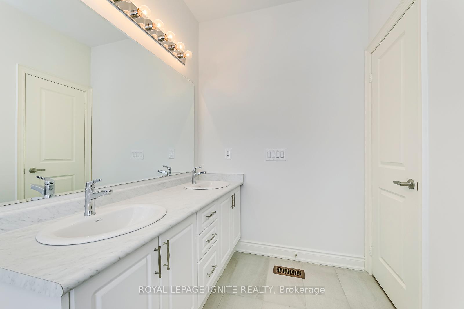 Photo 27 of Unit (Upper Lvl ), 110 Cattail Crescent, Hamilton, Waterdown — HOMEH