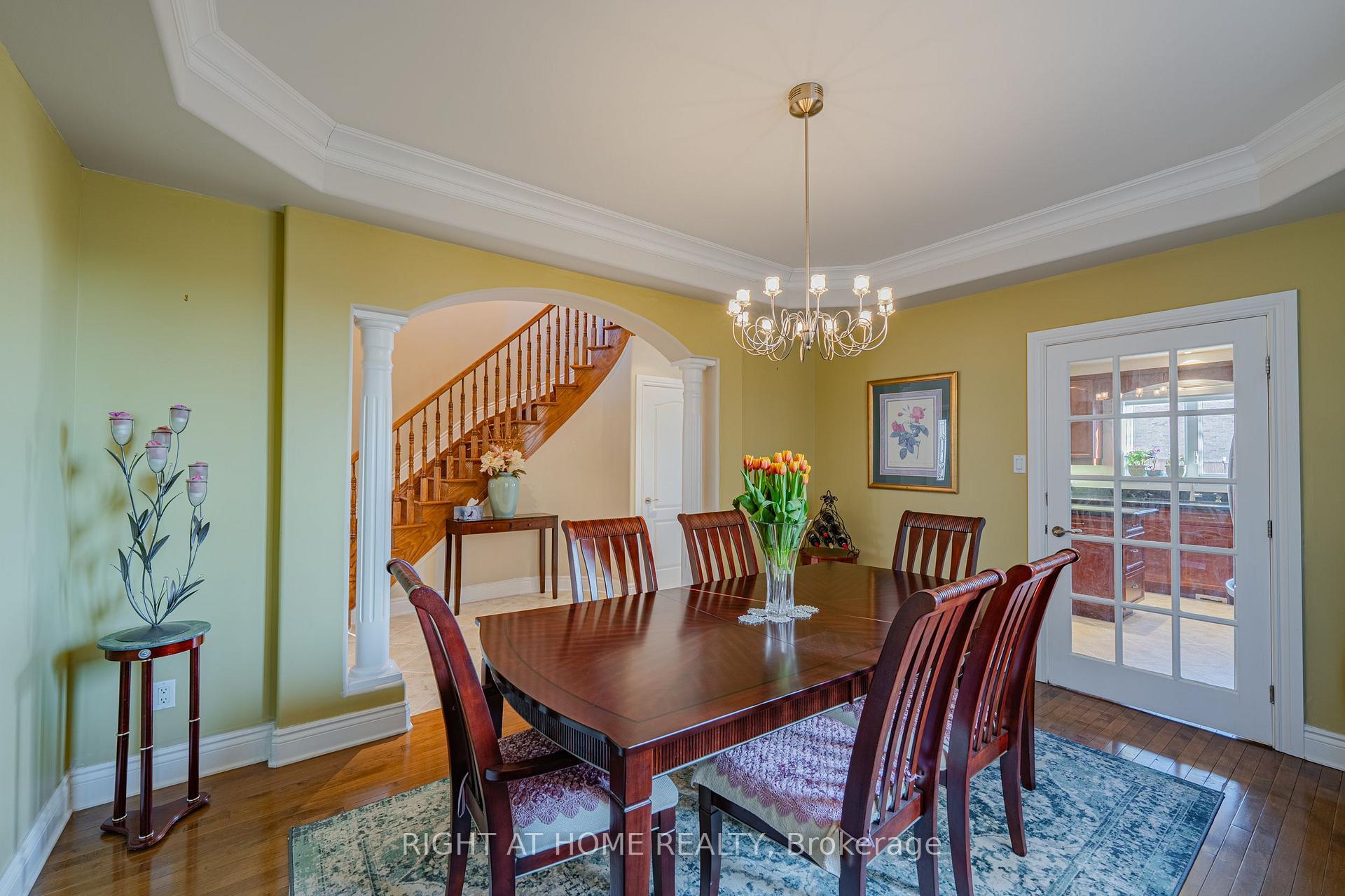 Photo 8 of 506 Kochar Drive, Ottawa, Mooneys Bay — HOMEH