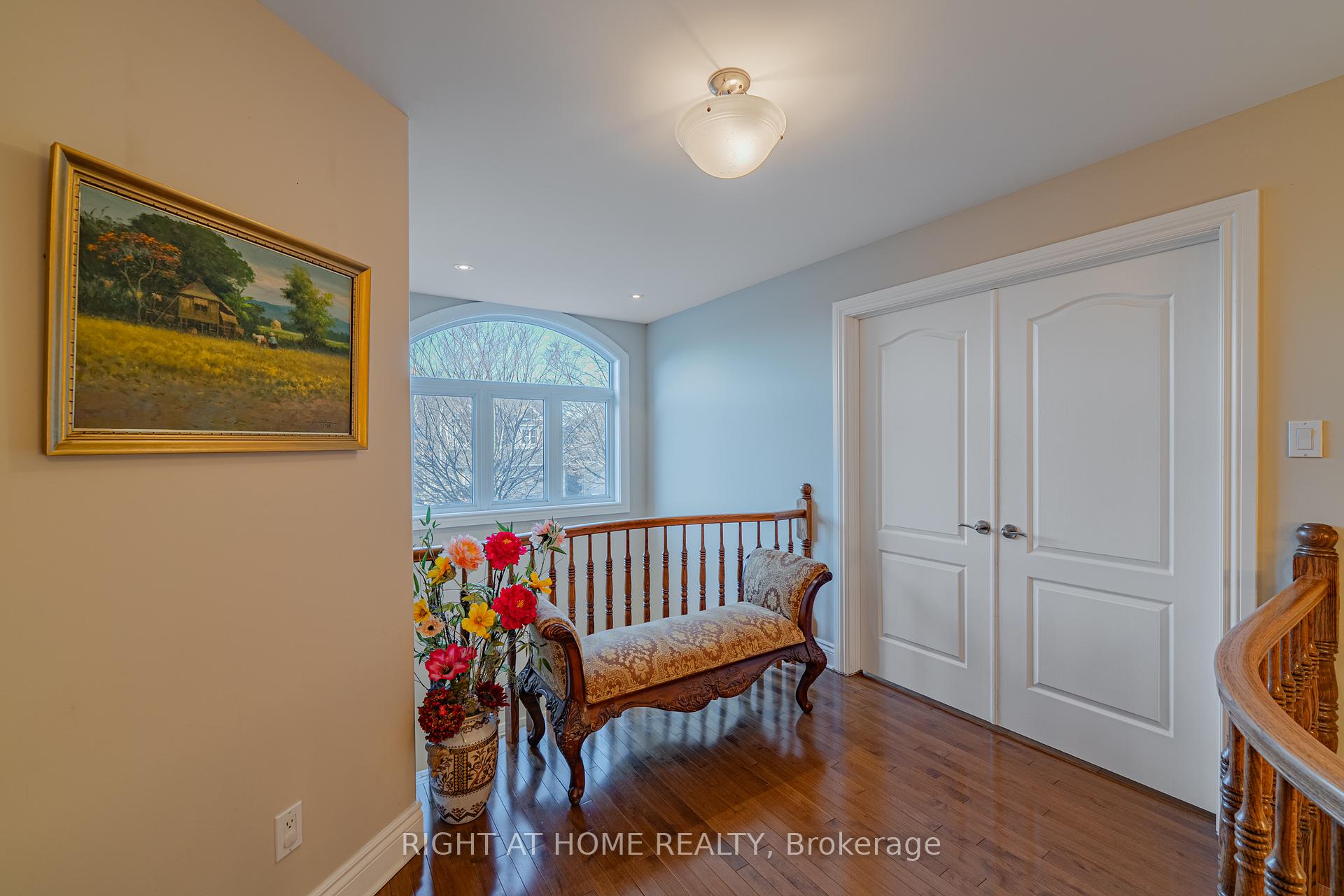 Photo 16 of 506 Kochar Drive, Ottawa, Mooneys Bay — HOMEH