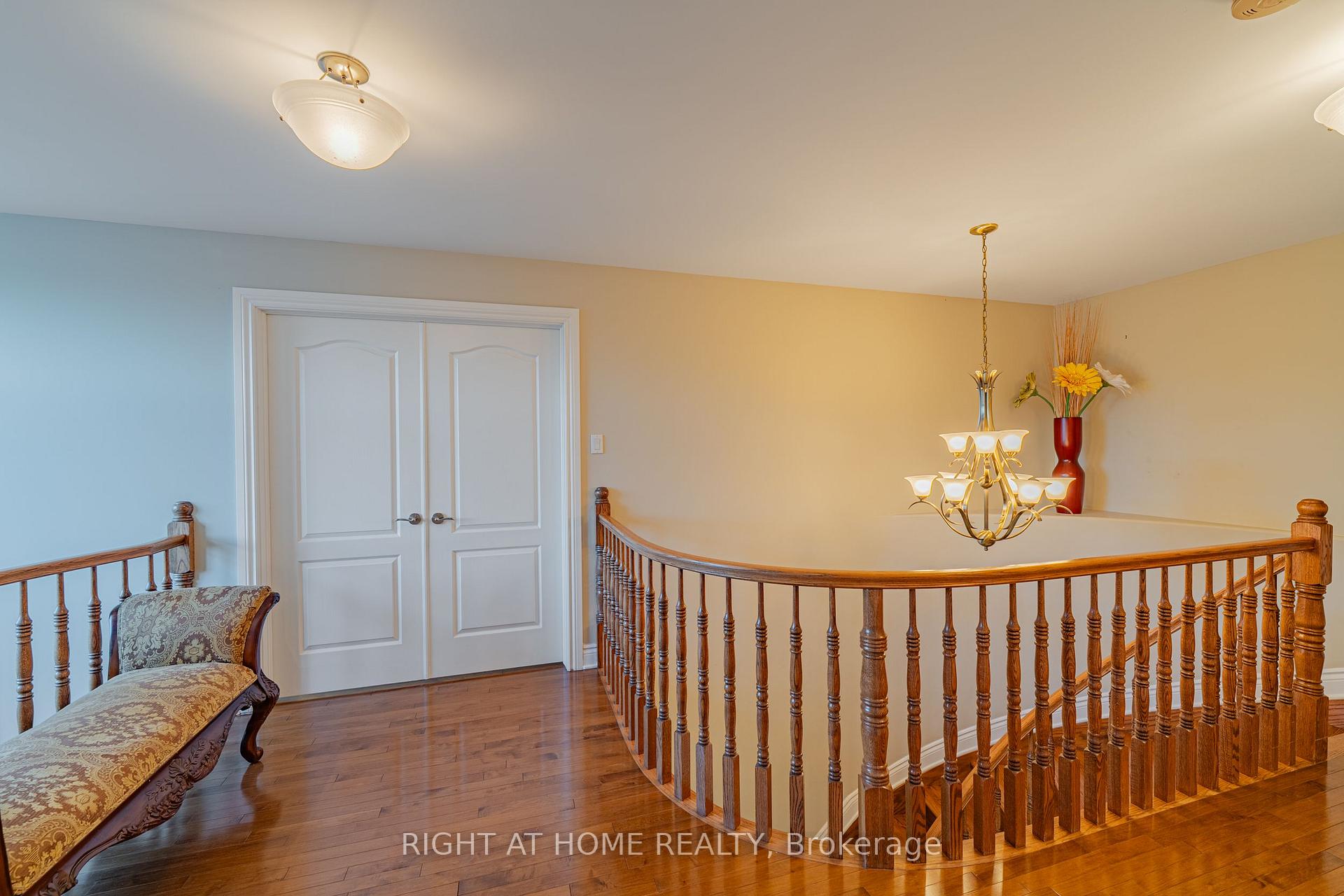 Photo 17 of 506 Kochar Drive, Ottawa, Mooneys Bay — HOMEH