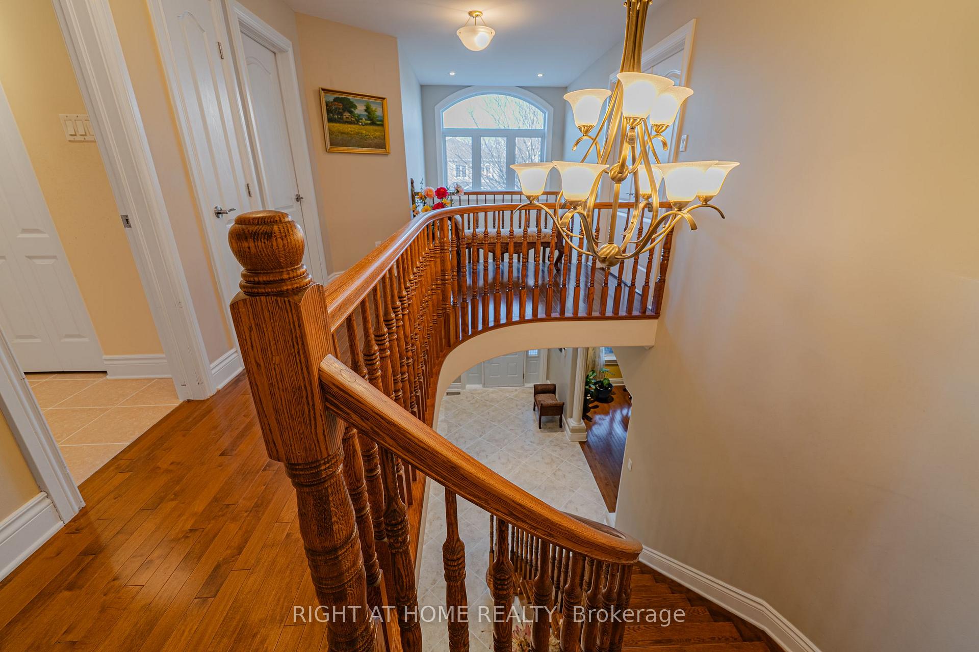 Photo 19 of 506 Kochar Drive, Ottawa, Mooneys Bay — HOMEH