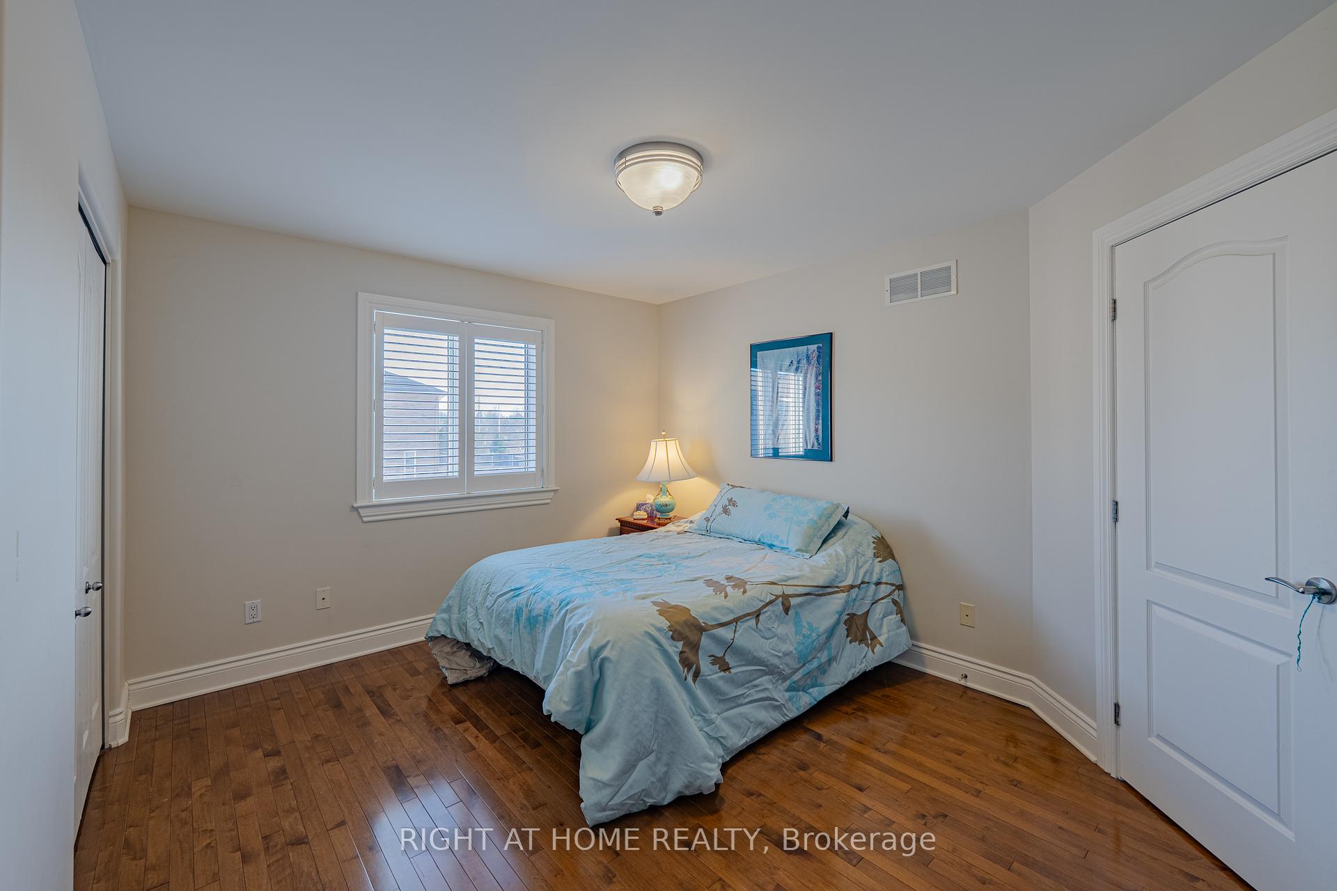 Photo 21 of 506 Kochar Drive, Ottawa, Mooneys Bay — HOMEH