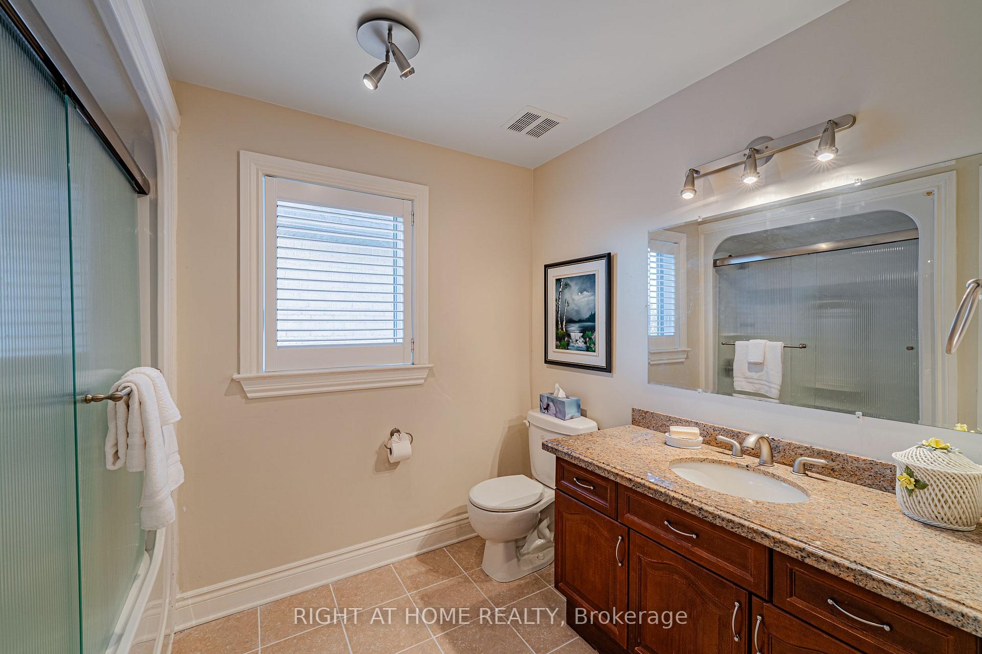Photo 22 of 506 Kochar Drive, Ottawa, Mooneys Bay — HOMEH
