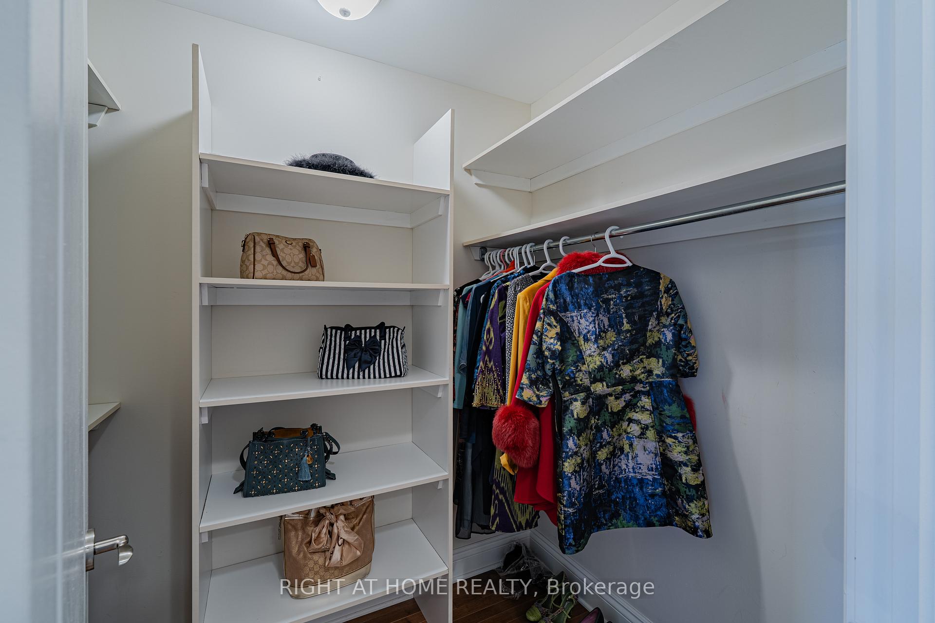 Photo 25 of 506 Kochar Drive, Ottawa, Mooneys Bay — HOMEH