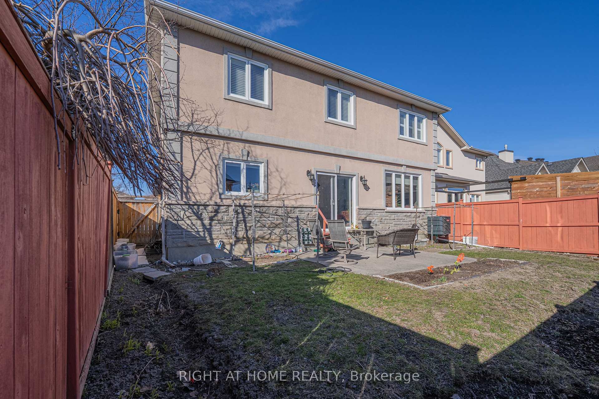 Photo 31 of 506 Kochar Drive, Ottawa, Mooneys Bay — HOMEH
