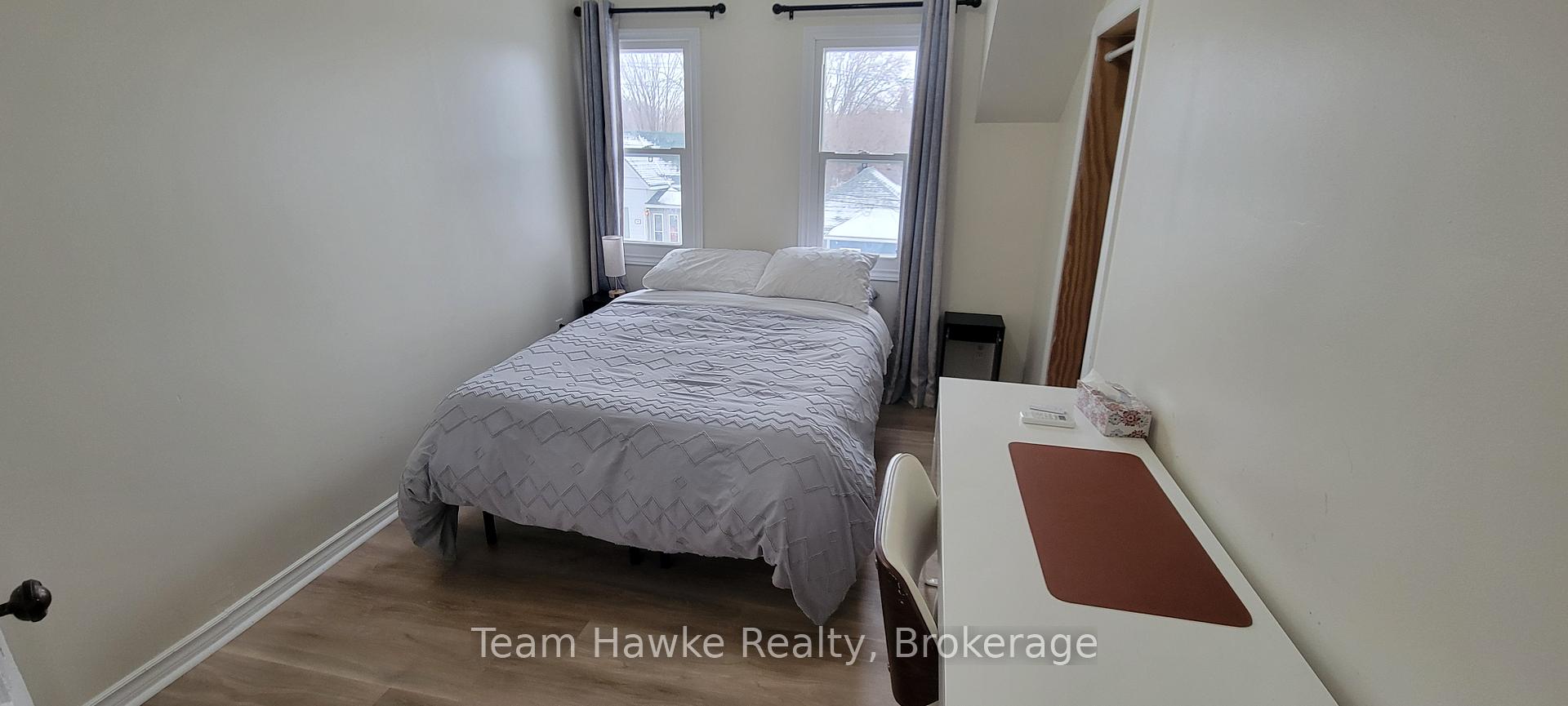 Photo 7 of 343 Yonge Street, Midland — HOMEH
