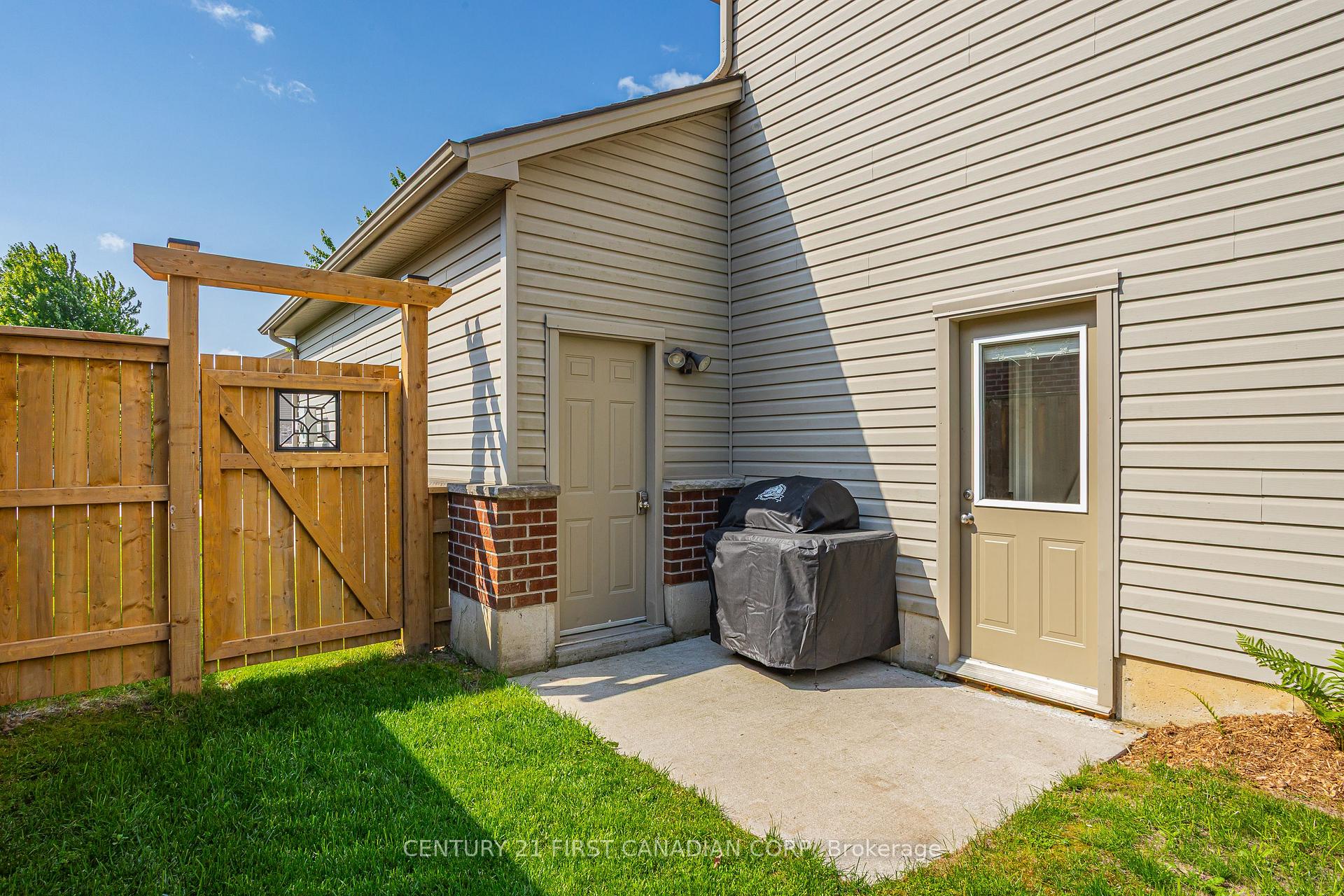 Photo 7 of 32 Stonefield Lane, Middlesex Centre, Ilderton — HOMEH