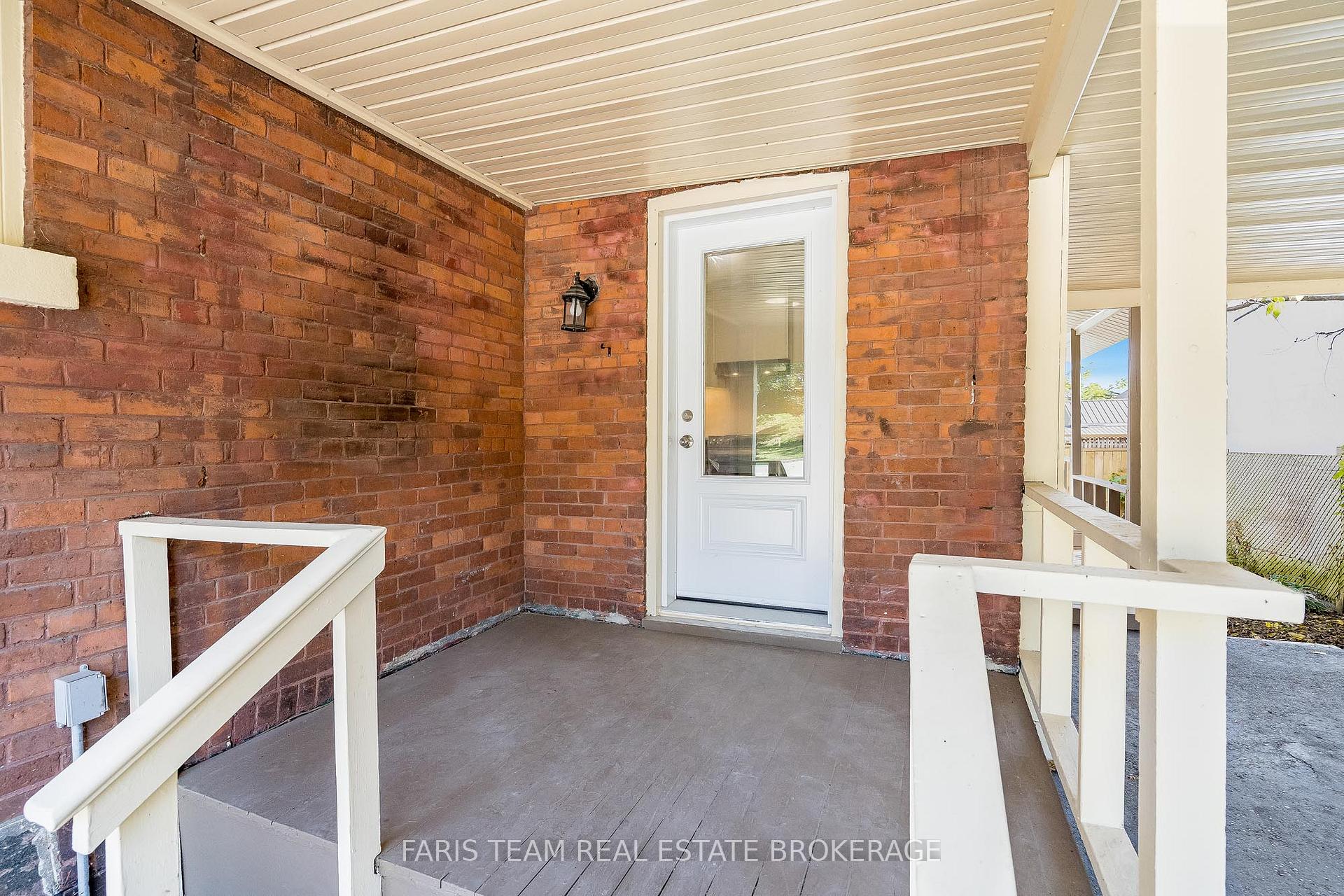 Photo 3 of 409 Queen Street, Midland — HOMEH