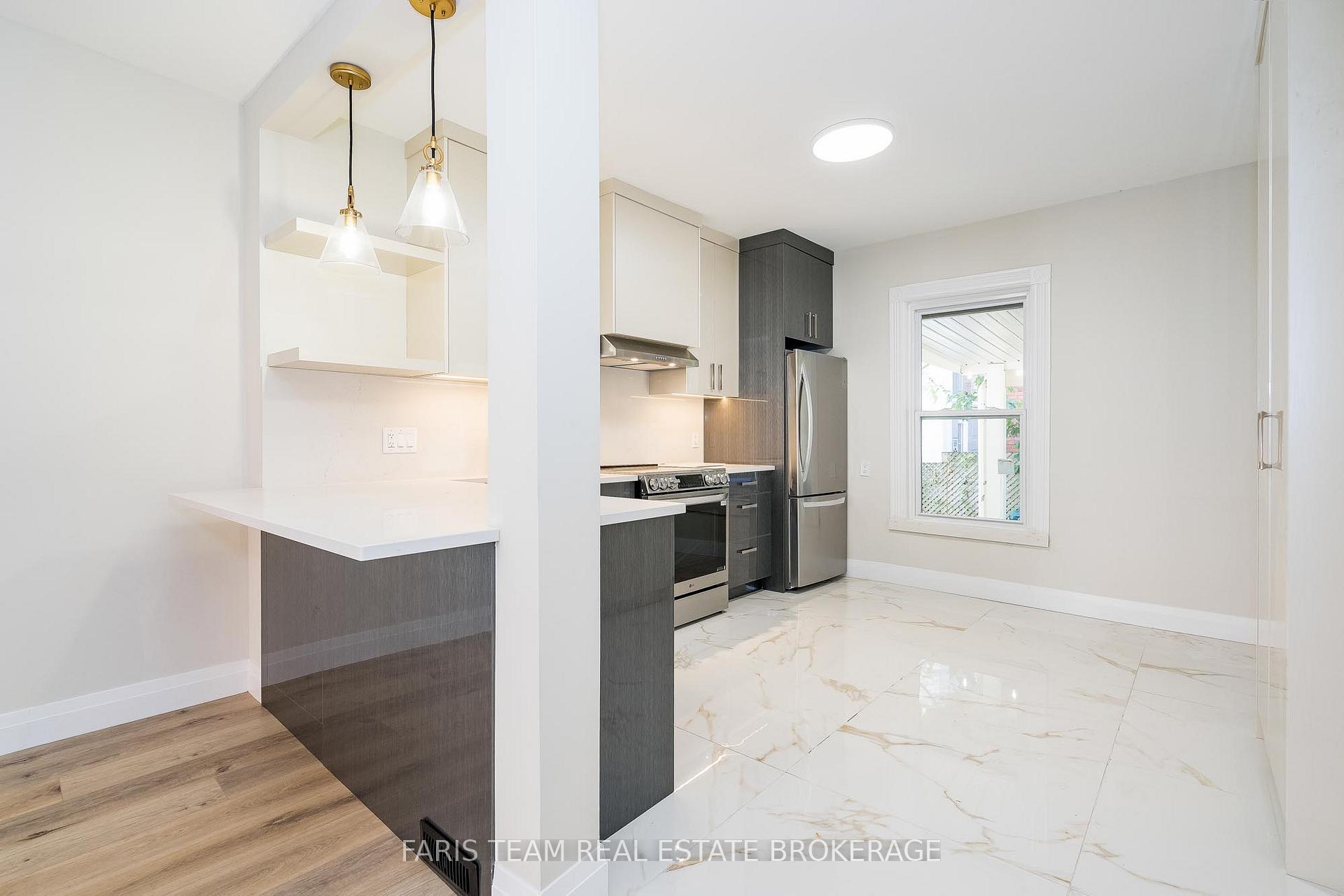 Photo 7 of 409 Queen Street, Midland — HOMEH