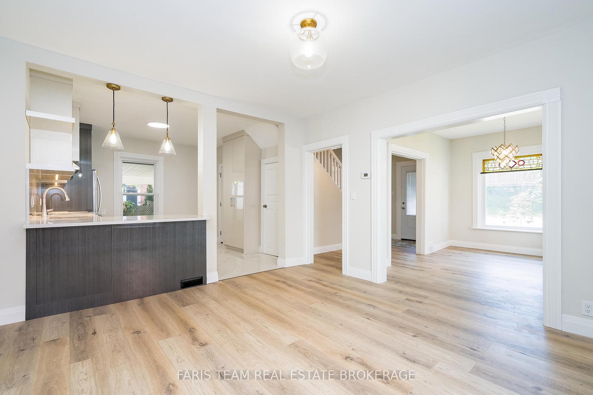 Photo 10 of 409 Queen Street, Midland — HOMEH