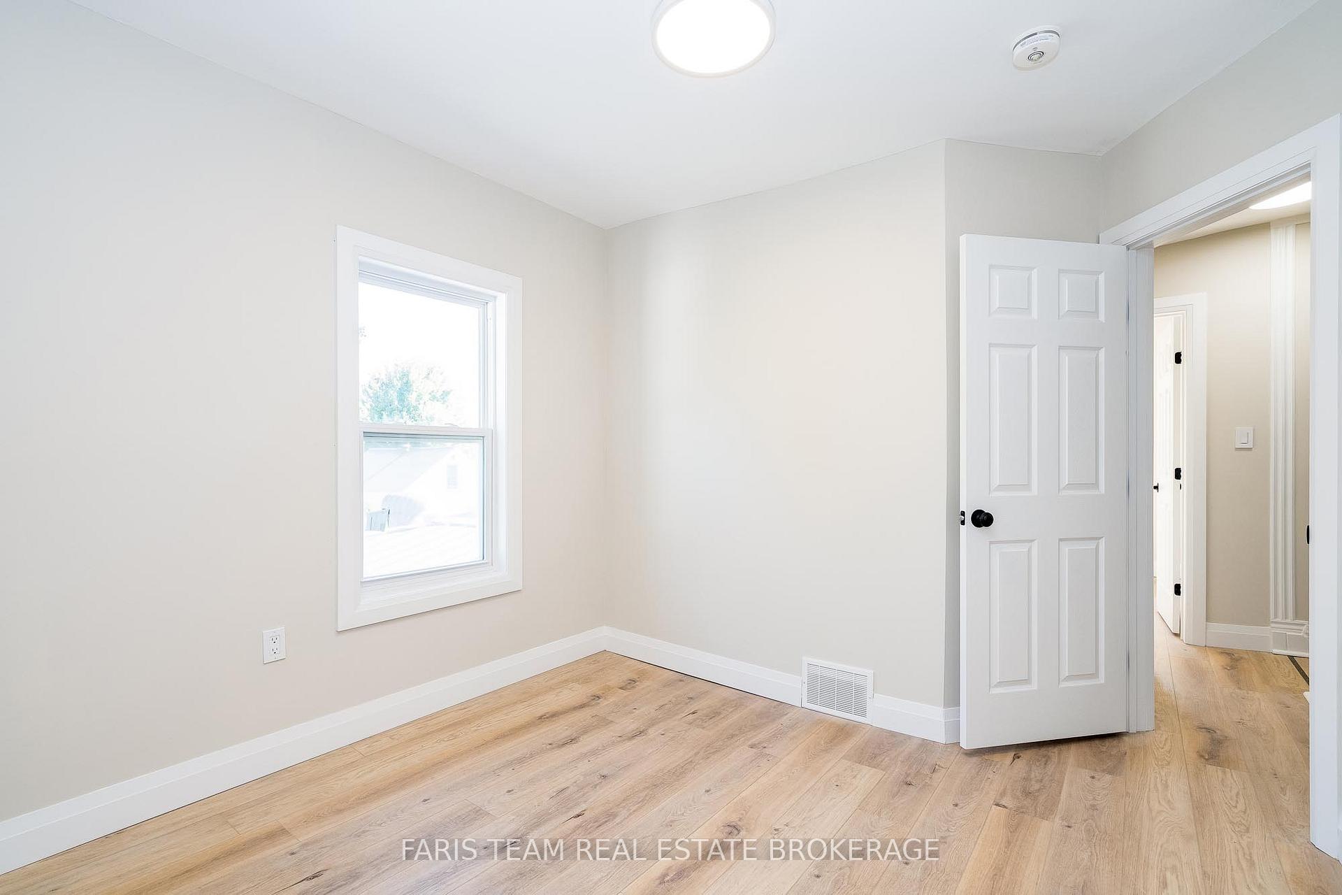 Photo 18 of 409 Queen Street, Midland — HOMEH