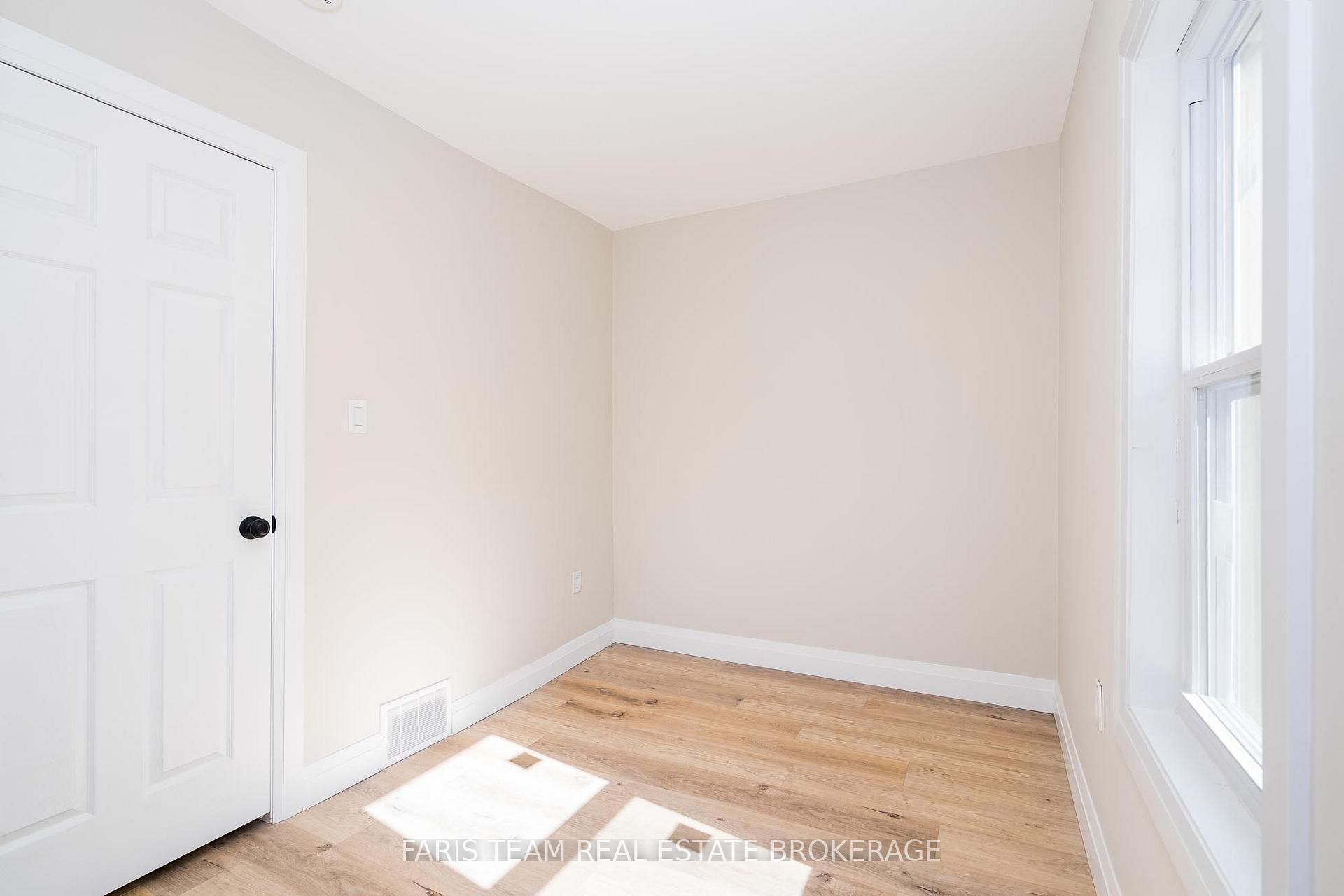 Photo 20 of 409 Queen Street, Midland — HOMEH