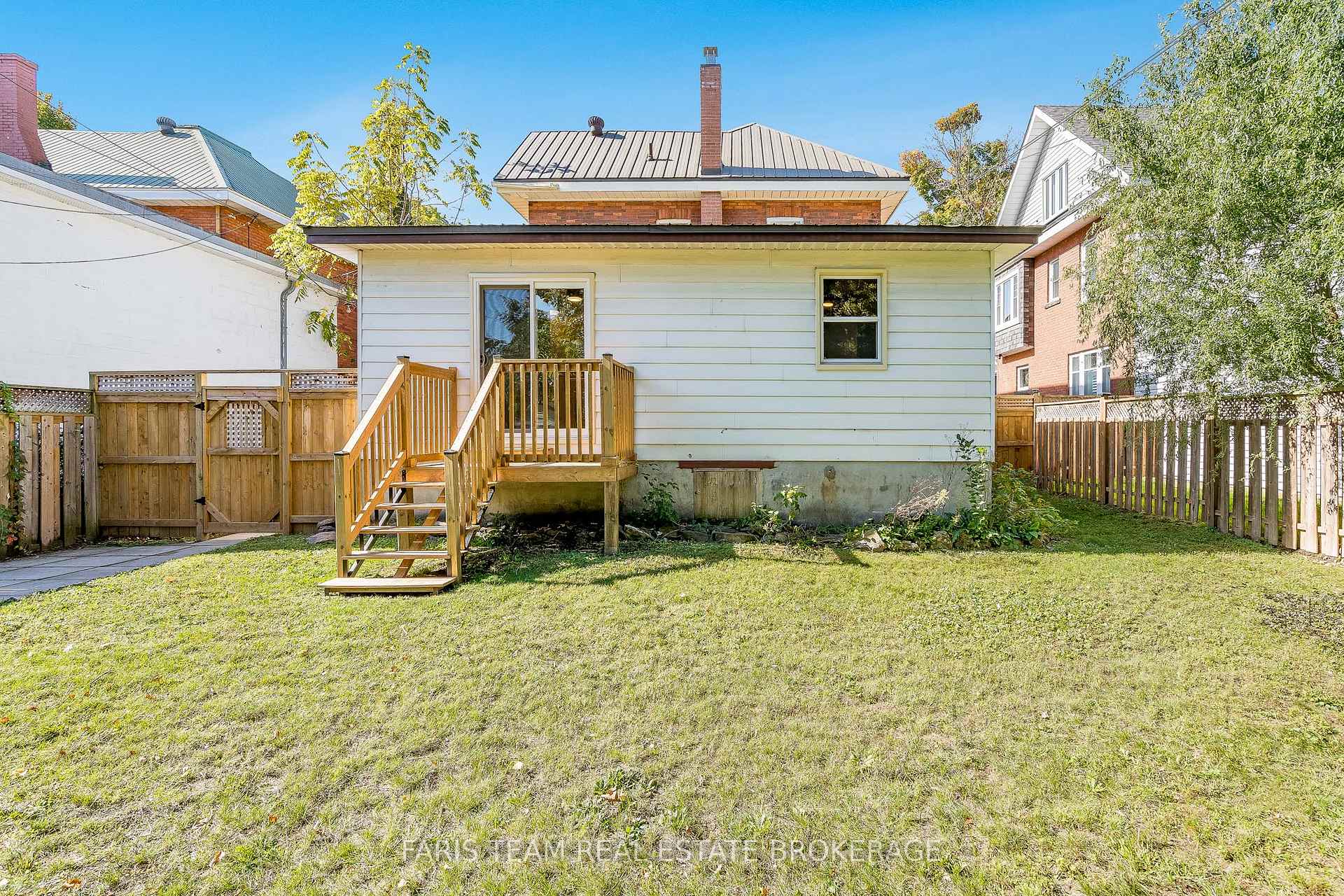 Photo 36 of 409 Queen Street, Midland — HOMEH
