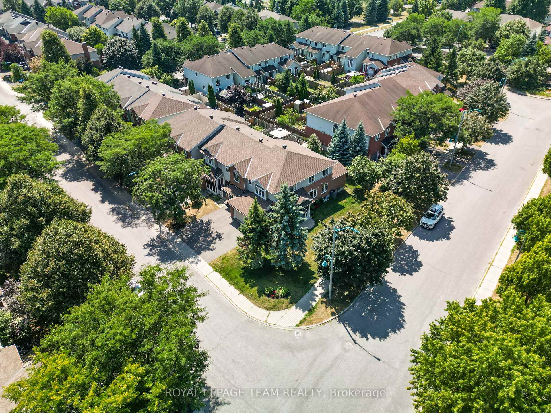 Photo 6 of 46 Kettleby Street, Ottawa, Kanata - Beaverbrook — HOMEH