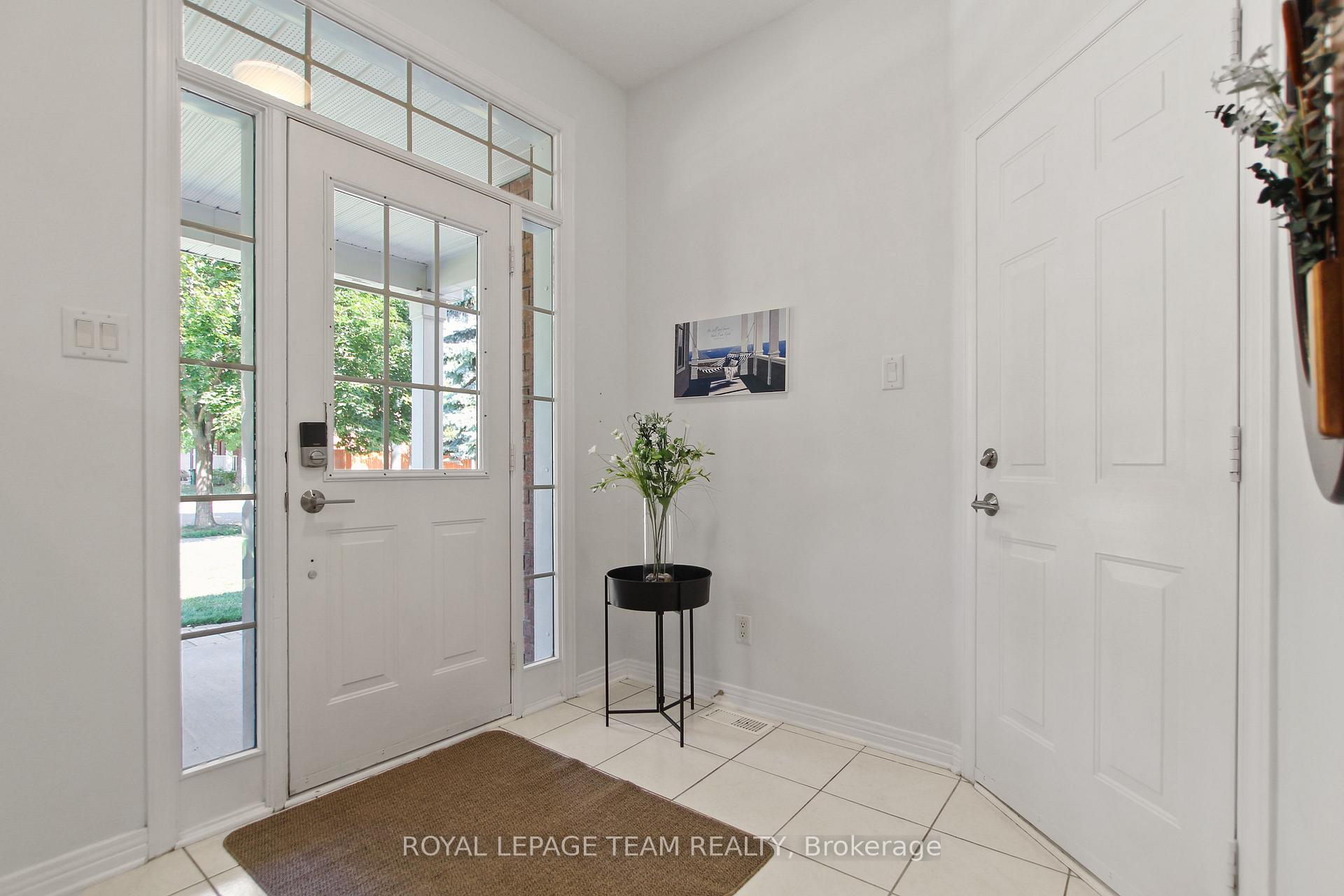 Photo 9 of 46 Kettleby Street, Ottawa, Kanata - Beaverbrook — HOMEH