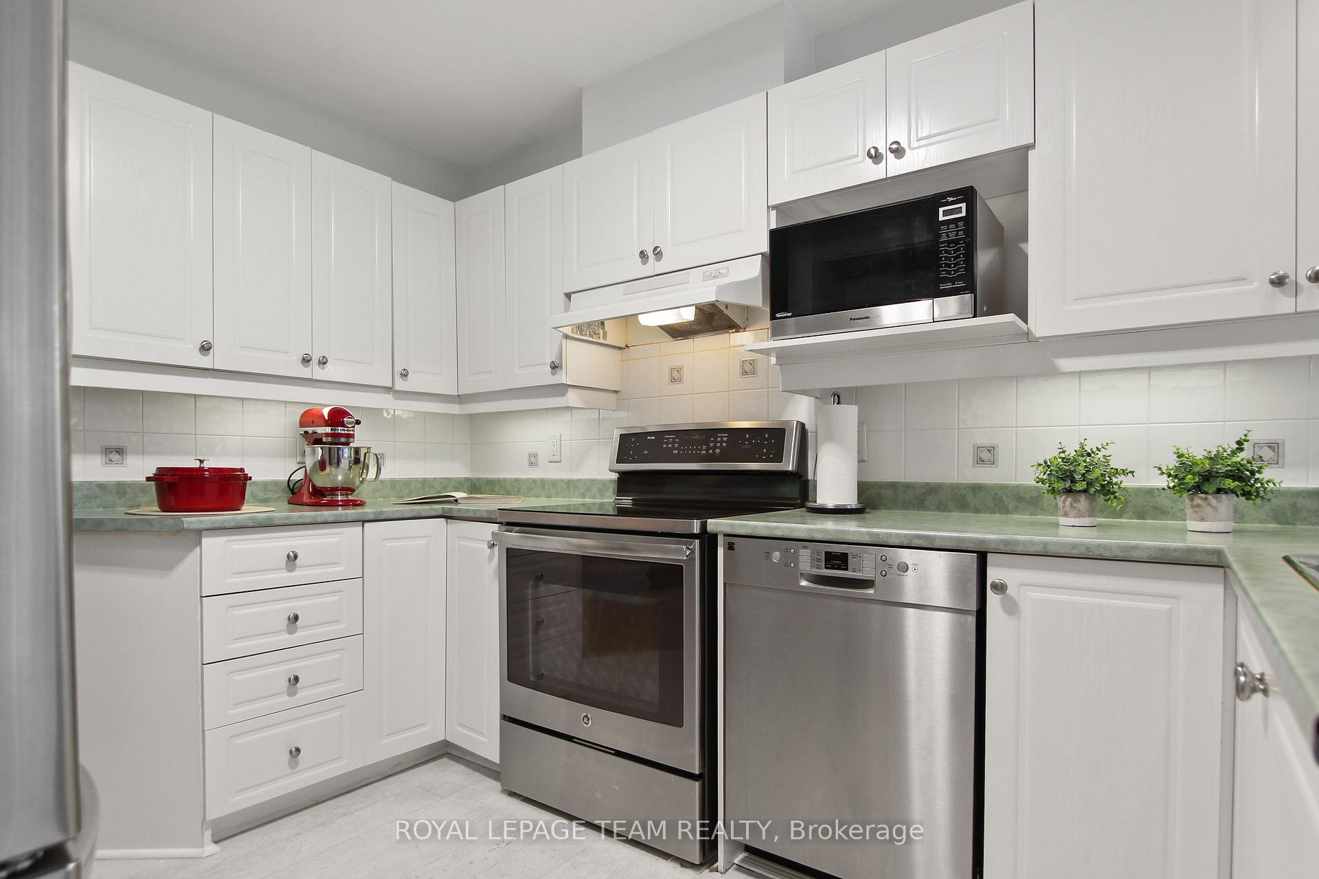 Photo 17 of 46 Kettleby Street, Ottawa, Kanata - Beaverbrook — HOMEH