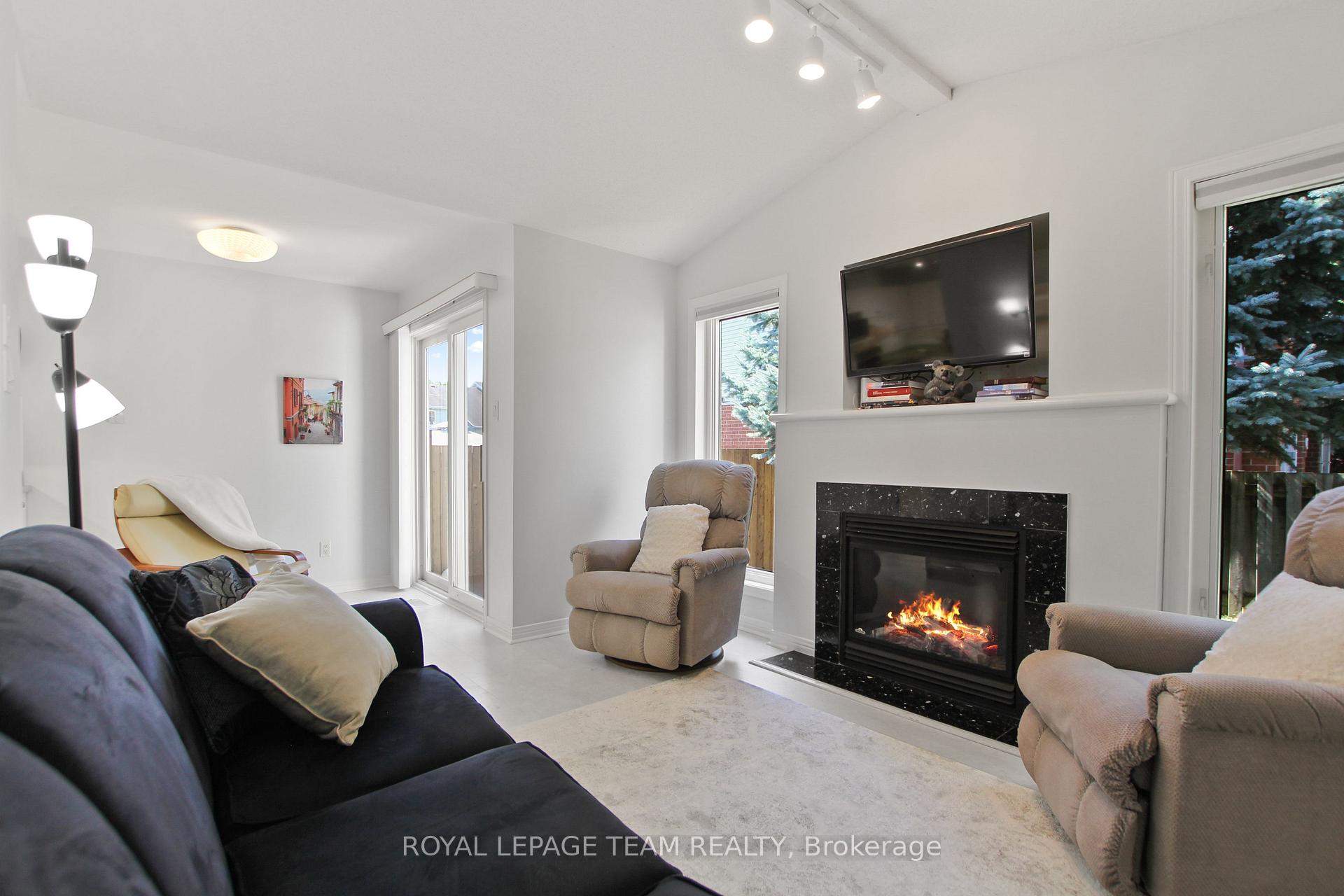 Photo 21 of 46 Kettleby Street, Ottawa, Kanata - Beaverbrook — HOMEH