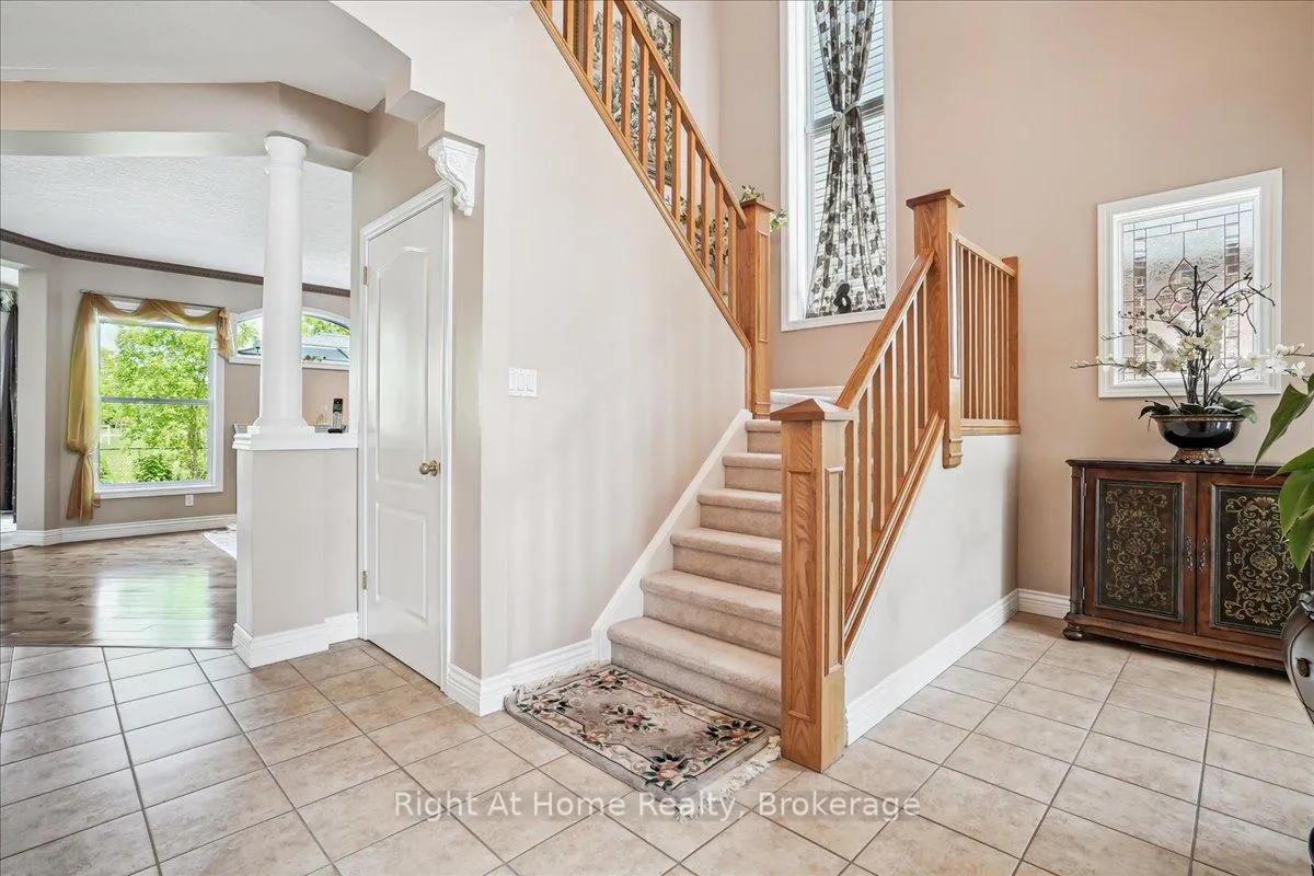 Photo 6 of 122 Hawkswood Drive, Kitchener — HOMEH