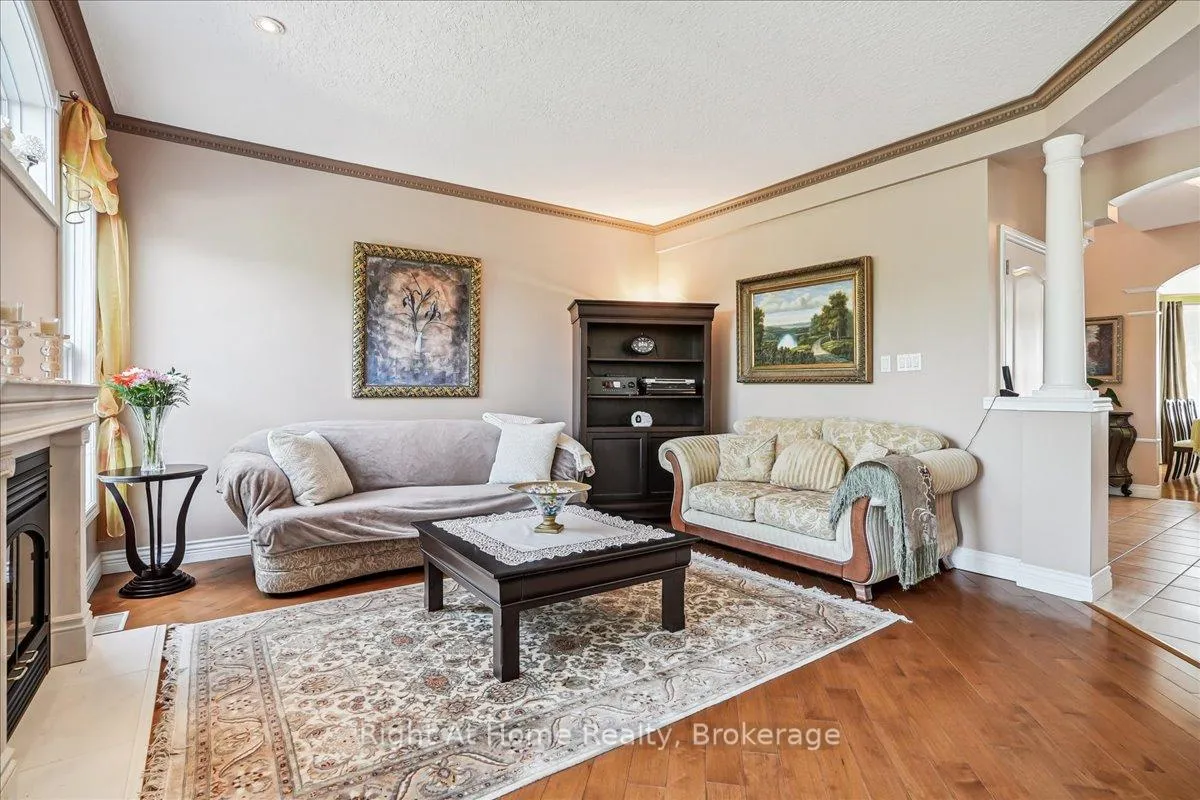 Photo 8 of 122 Hawkswood Drive, Kitchener — HOMEH