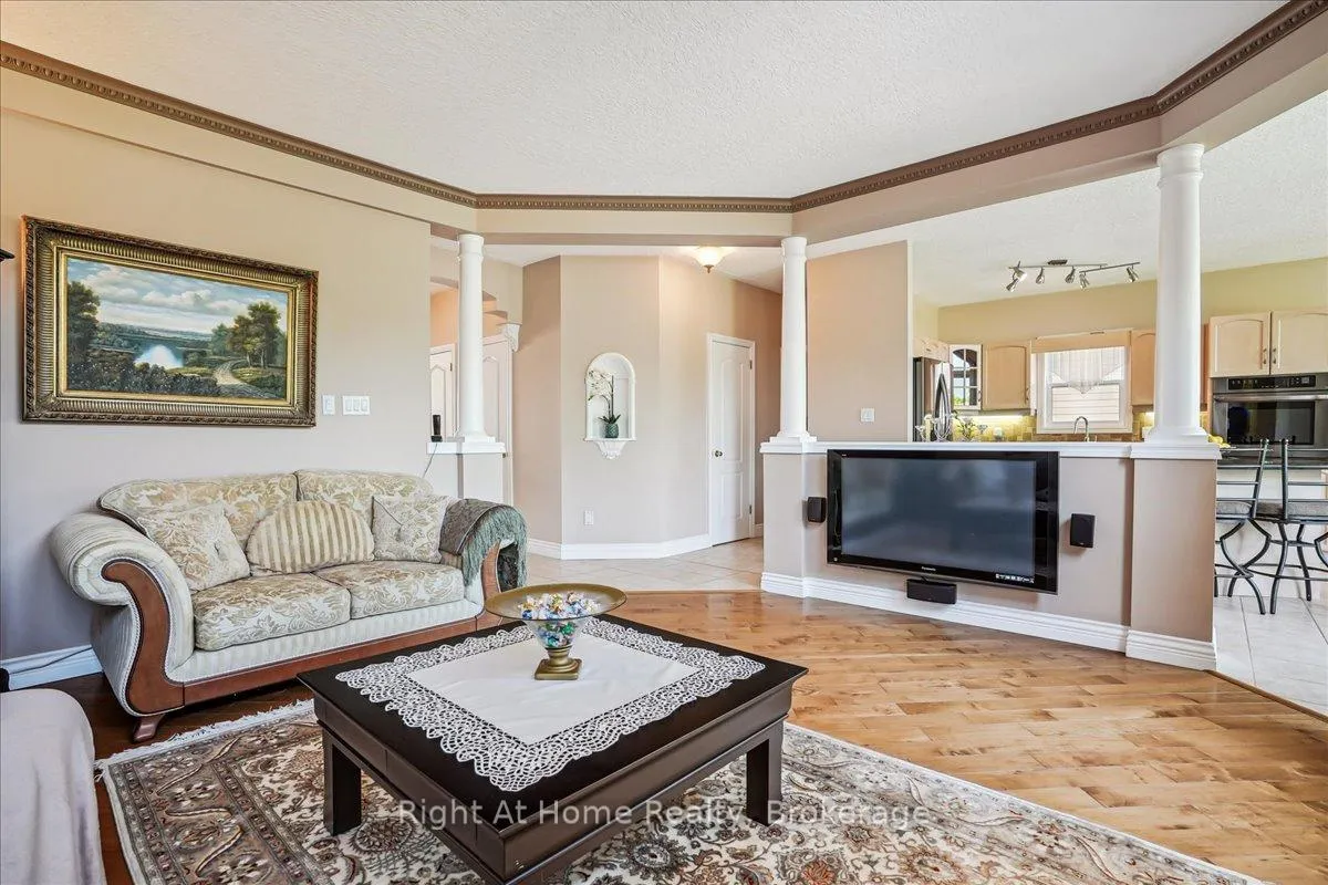 Photo 9 of 122 Hawkswood Drive, Kitchener — HOMEH