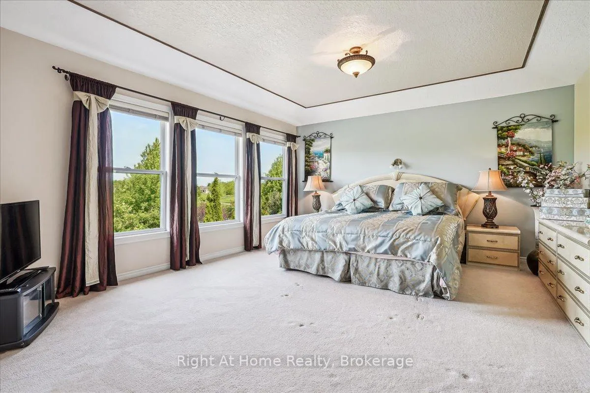 Photo 21 of 122 Hawkswood Drive, Kitchener — HOMEH