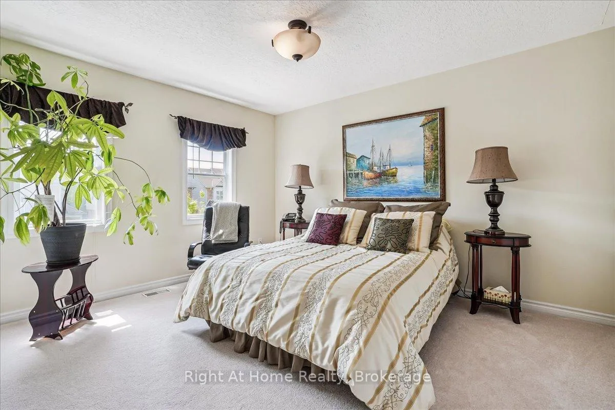 Photo 25 of 122 Hawkswood Drive, Kitchener — HOMEH