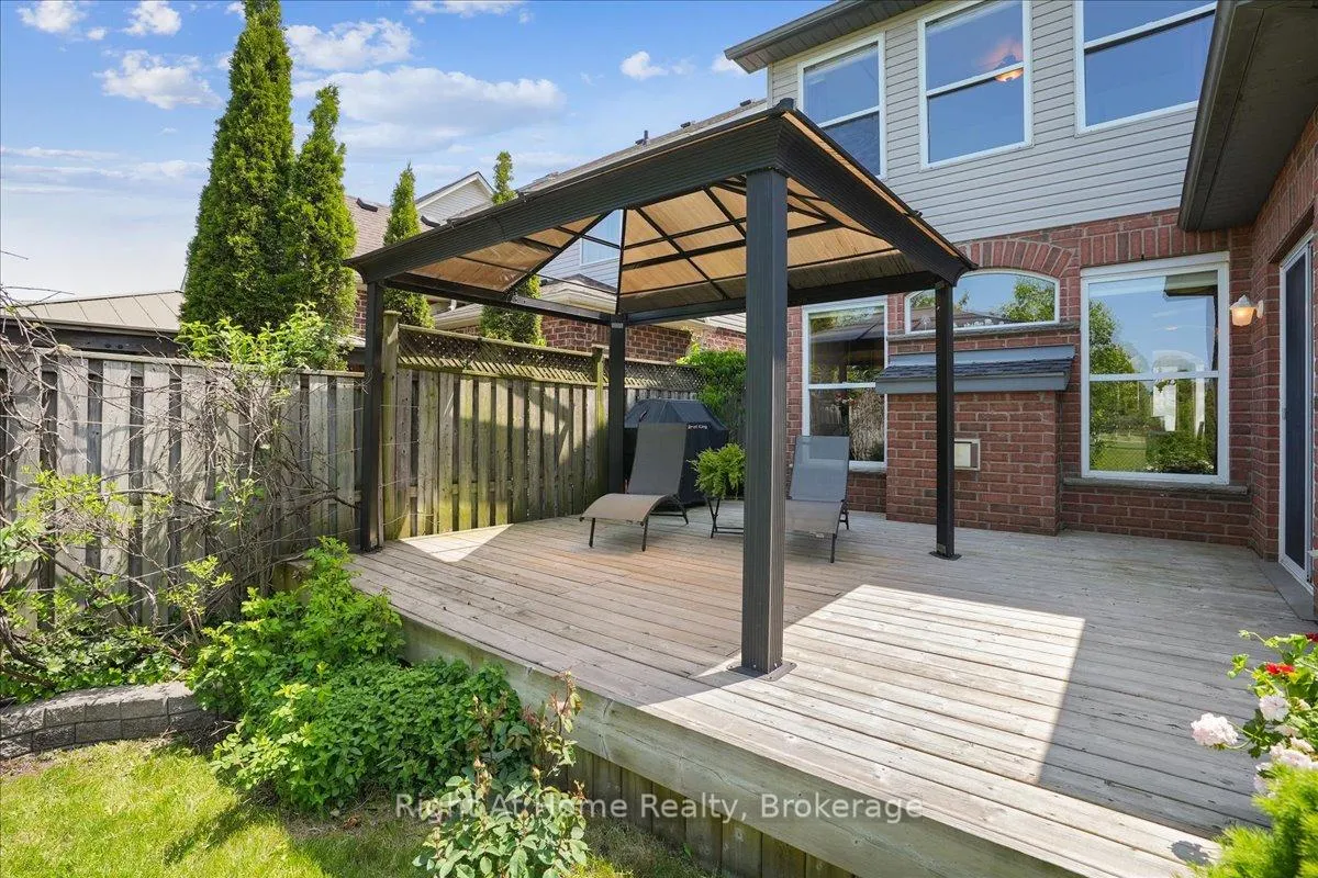Photo 32 of 122 Hawkswood Drive, Kitchener — HOMEH