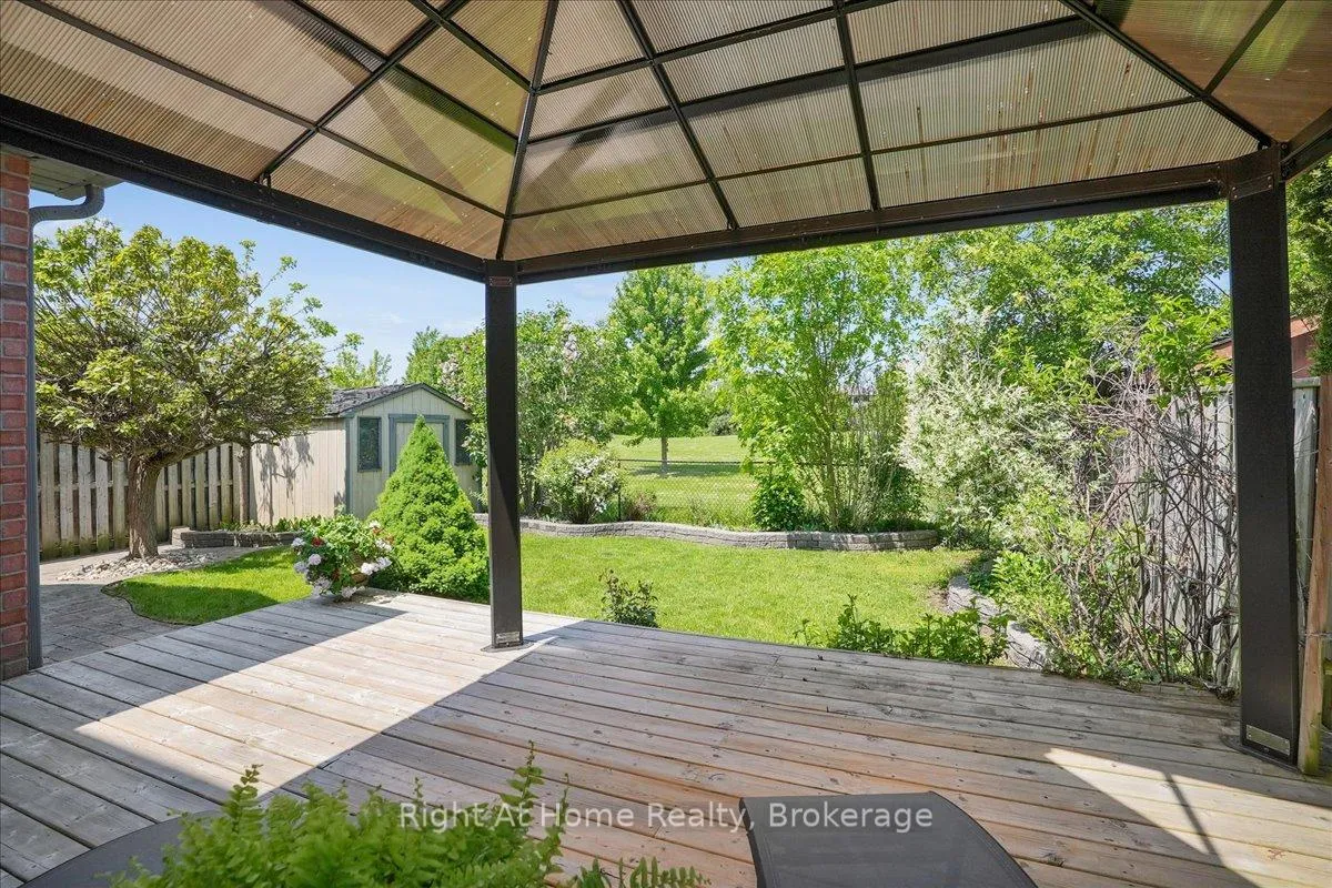 Photo 34 of 122 Hawkswood Drive, Kitchener — HOMEH