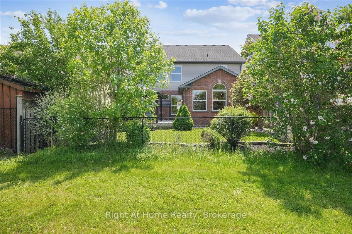 Photo 38 of 122 Hawkswood Drive, Kitchener — HOMEH