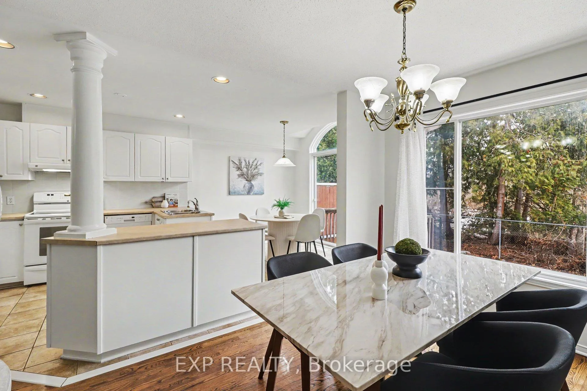 Photo 9 of 6322 Sablewood Place, Ottawa, Chapel Hill — HOMEH
