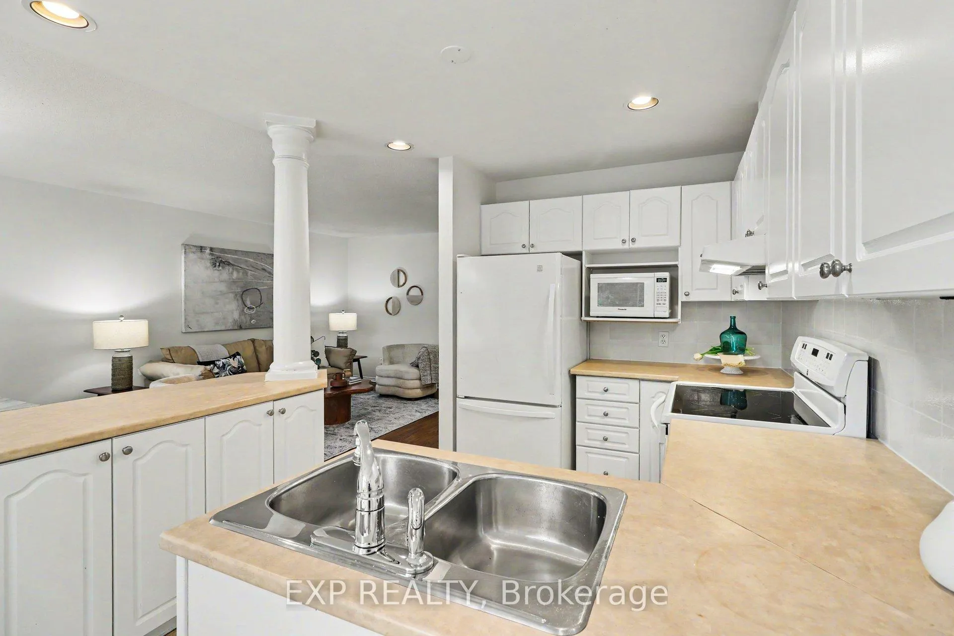 Photo 11 of 6322 Sablewood Place, Ottawa, Chapel Hill — HOMEH