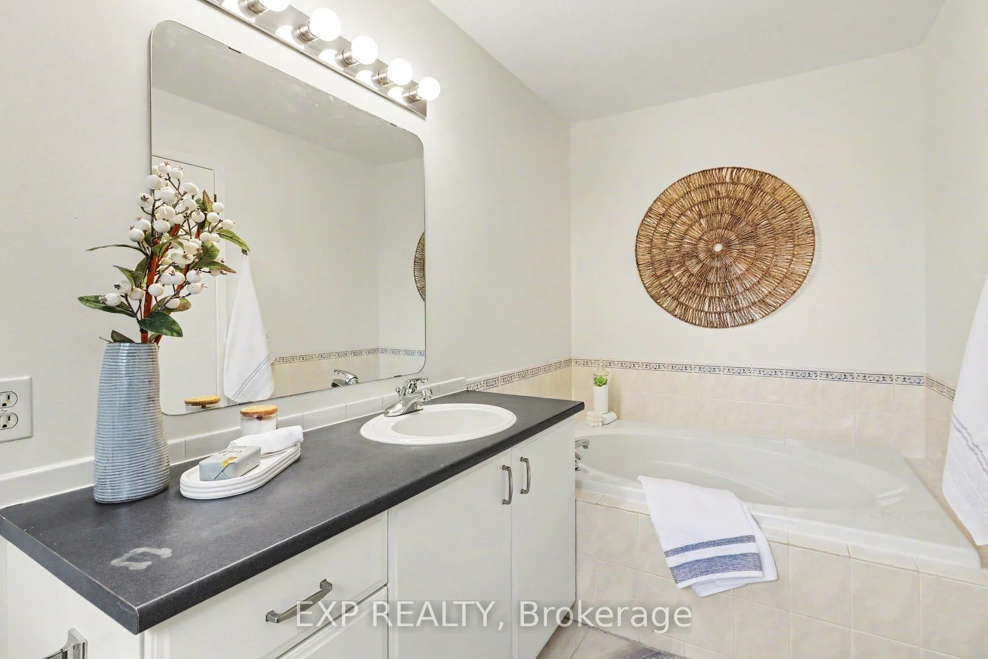 Photo 21 of 6322 Sablewood Place, Ottawa, Chapel Hill — HOMEH