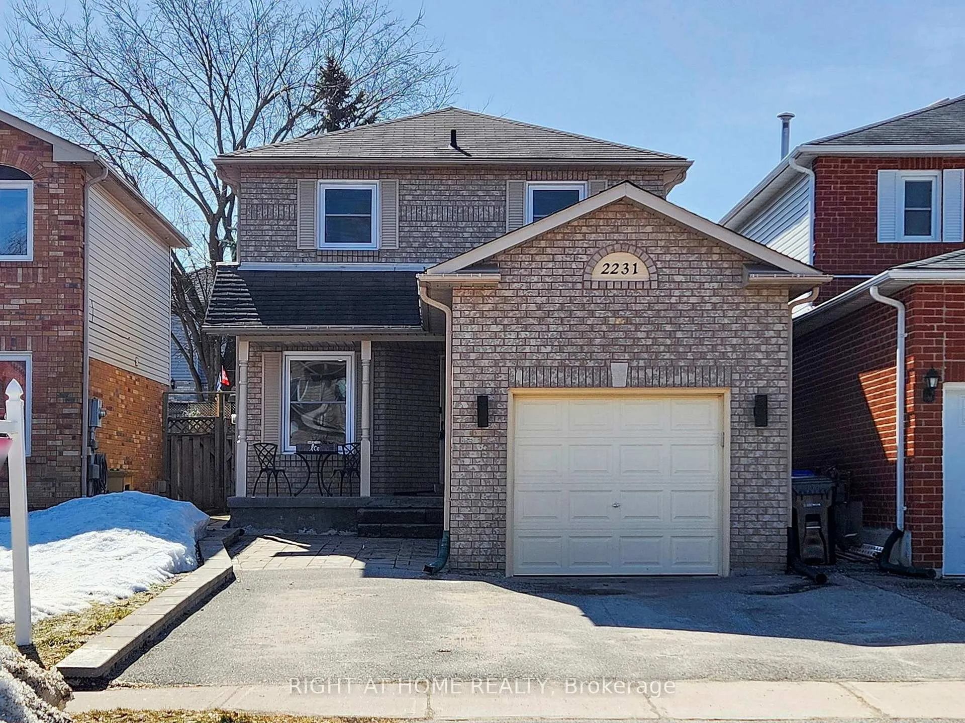 Photo 2 of 2231 Chalmers Crescent, Innisfil, Alcona — HOMEH