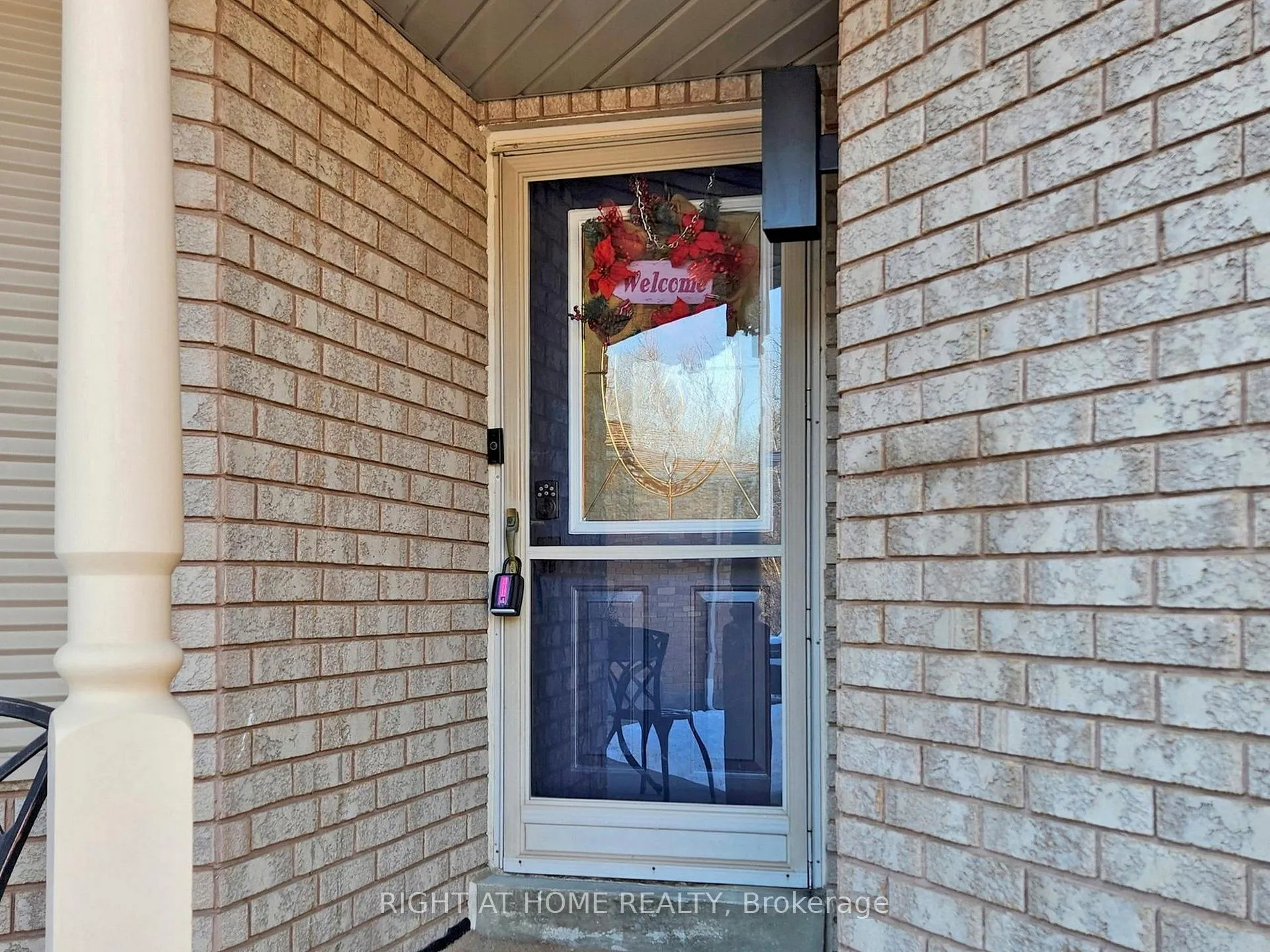 Photo 4 of 2231 Chalmers Crescent, Innisfil, Alcona — HOMEH