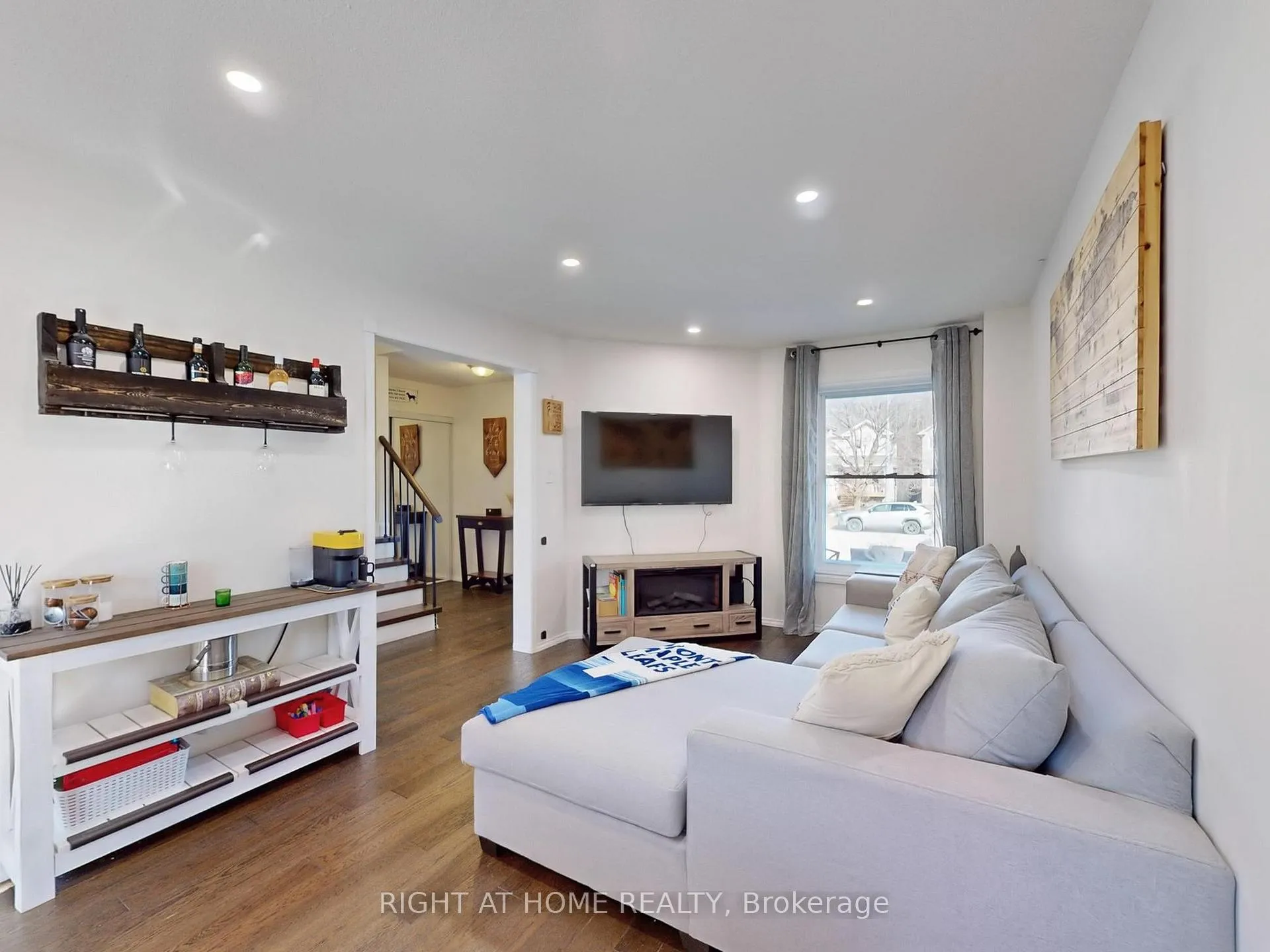 Photo 6 of 2231 Chalmers Crescent, Innisfil, Alcona — HOMEH