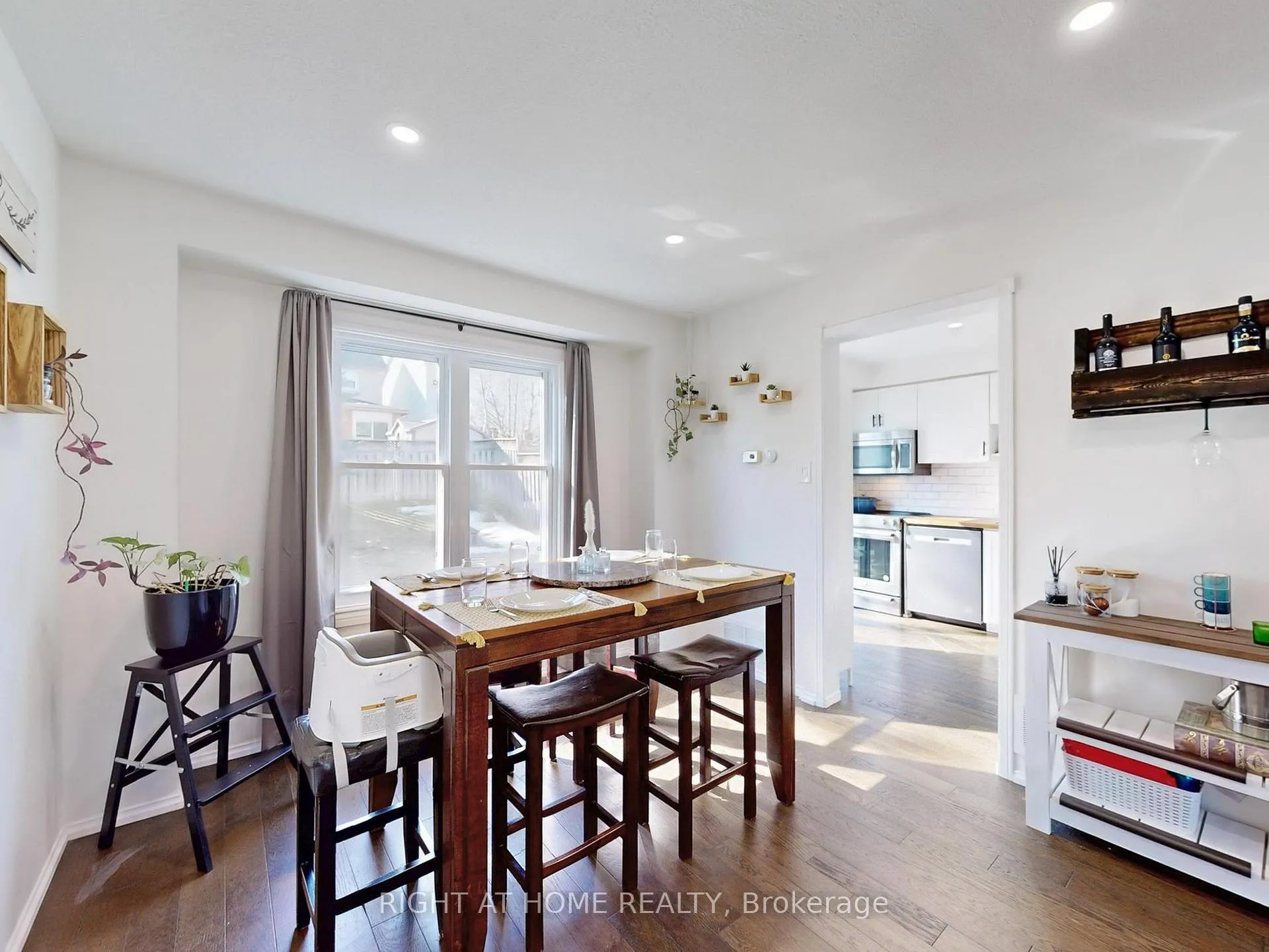 Photo 9 of 2231 Chalmers Crescent, Innisfil, Alcona — HOMEH
