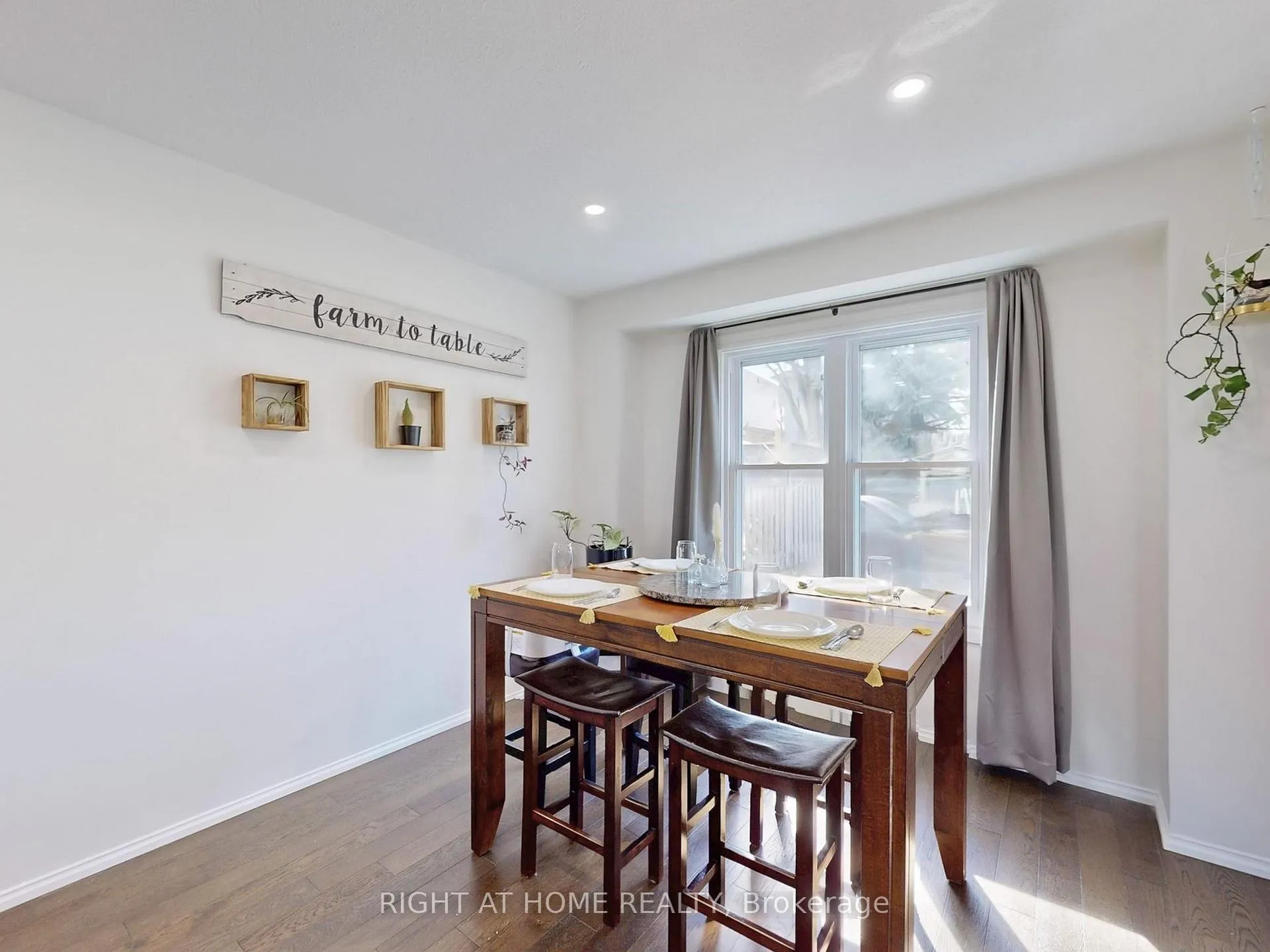 Photo 10 of 2231 Chalmers Crescent, Innisfil, Alcona — HOMEH