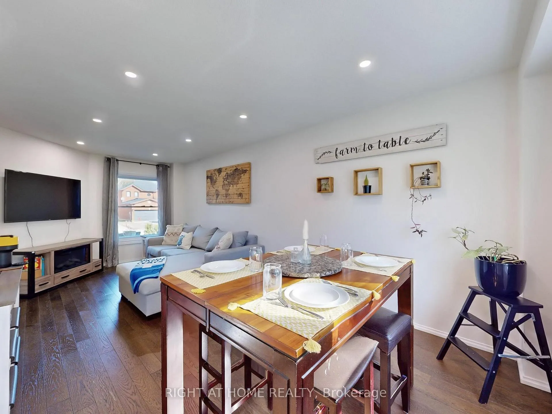 Photo 11 of 2231 Chalmers Crescent, Innisfil, Alcona — HOMEH