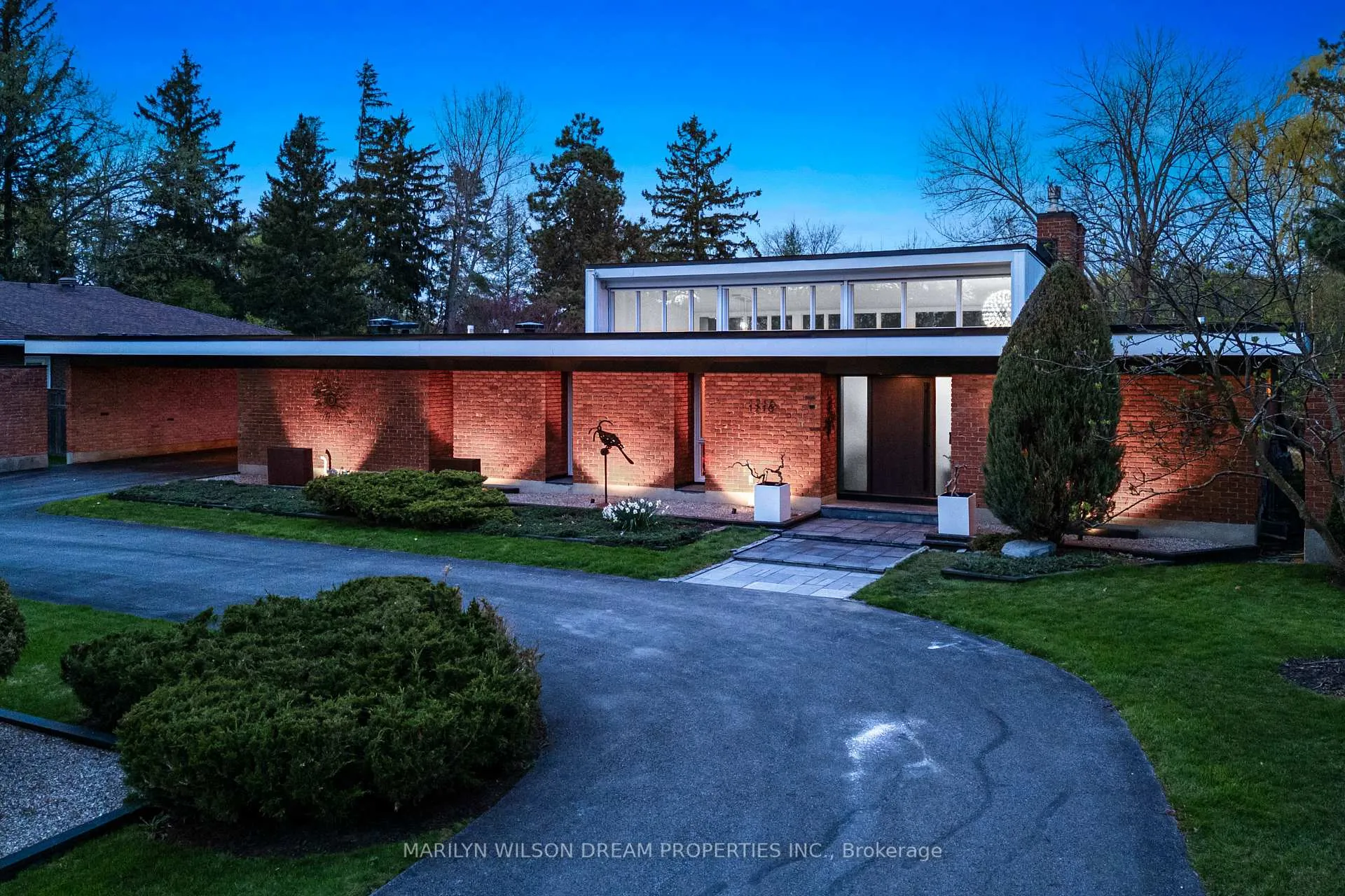 Photo 2 of 1216 Lampman Crescent, Ottawa, Hogs Back — HOMEH