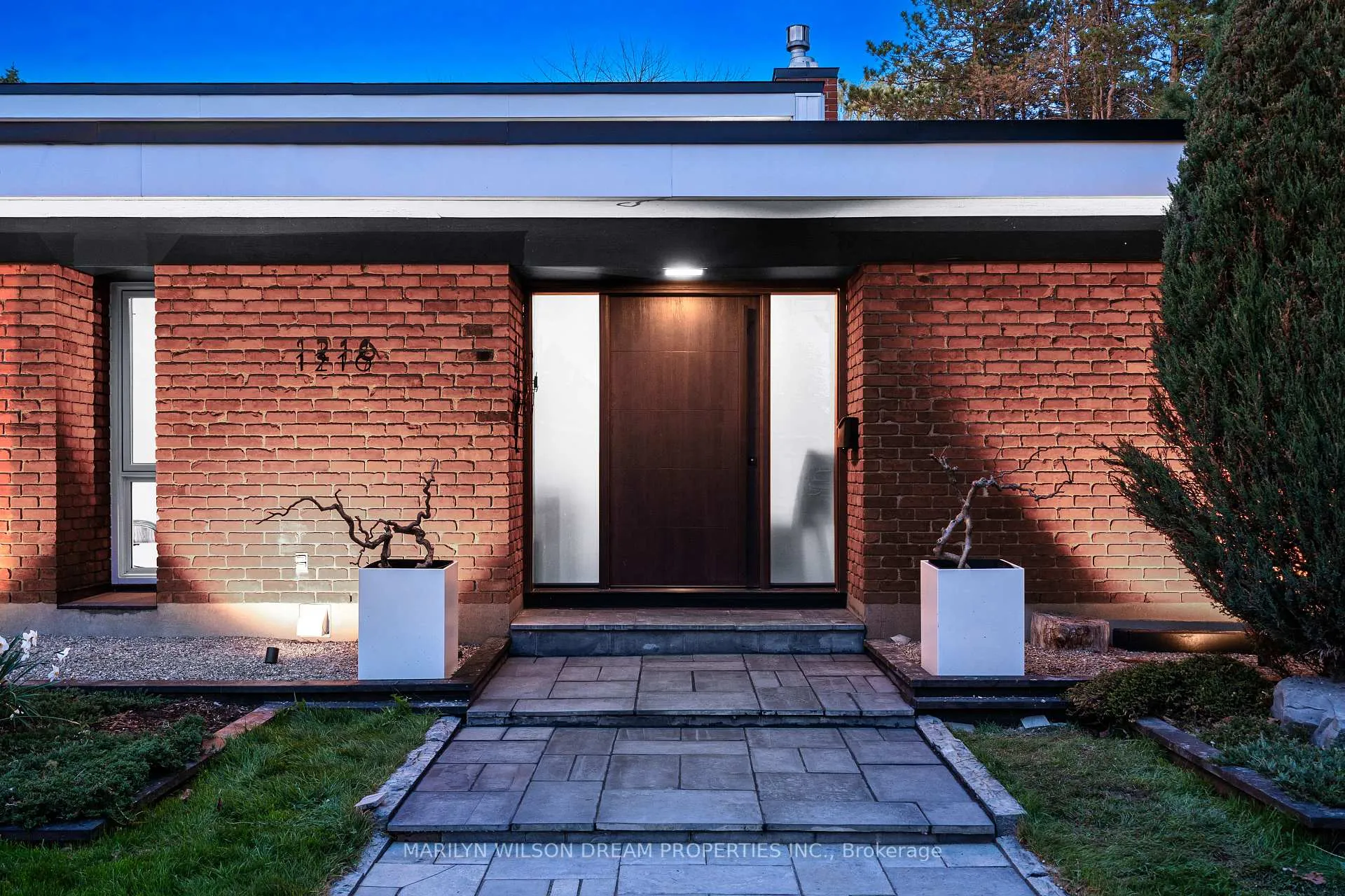 Photo 3 of 1216 Lampman Crescent, Ottawa, Hogs Back — HOMEH