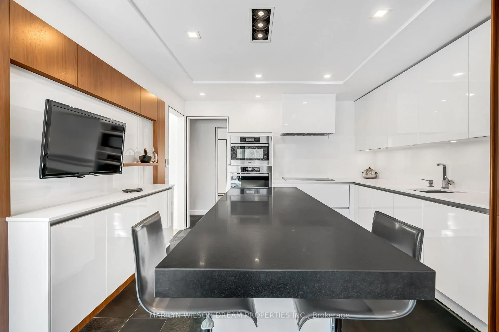 Photo 17 of 1216 Lampman Crescent, Ottawa, Hogs Back — HOMEH