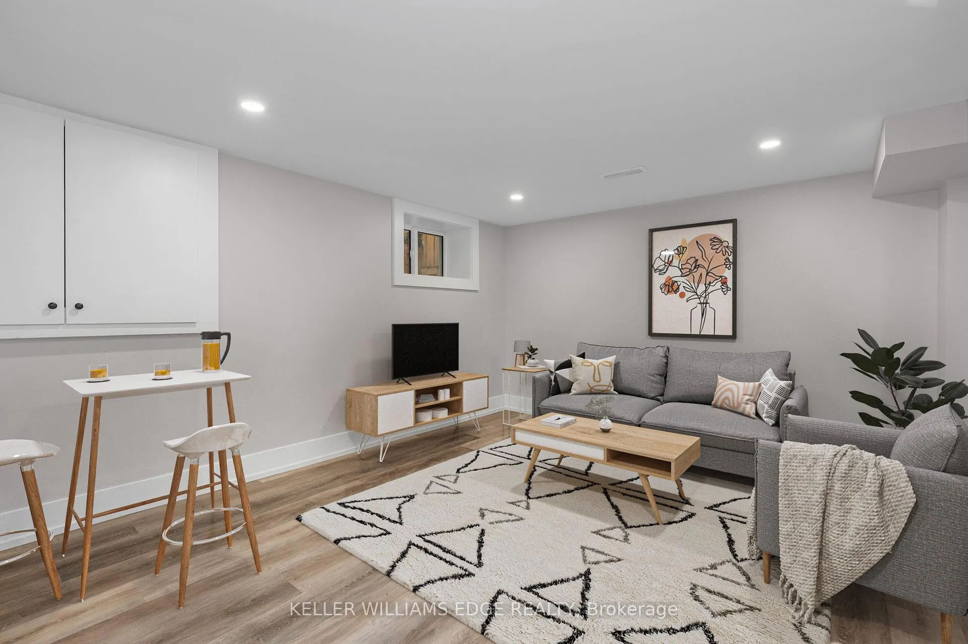 Photo 4 of Unit Lower/ Basement, 43 Carrick Avenue, Hamilton, Stripley — HOMEH