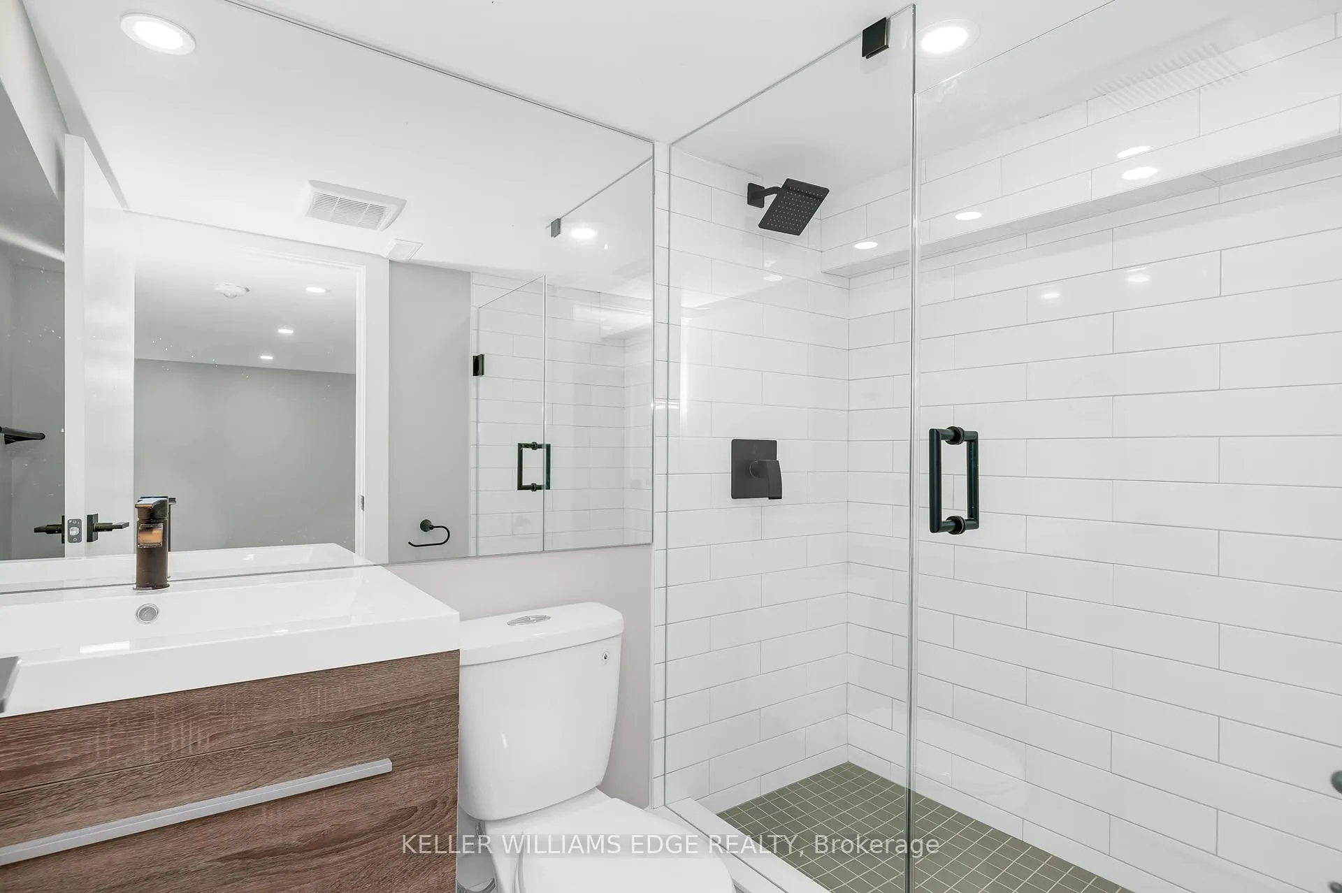 Photo 8 of Unit Lower/ Basement, 43 Carrick Avenue, Hamilton, Stripley — HOMEH
