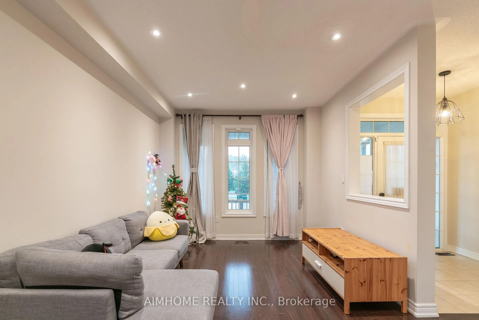 Photo 4 of 934 Castlemore Avenue, Markham, Wismer — HOMEH