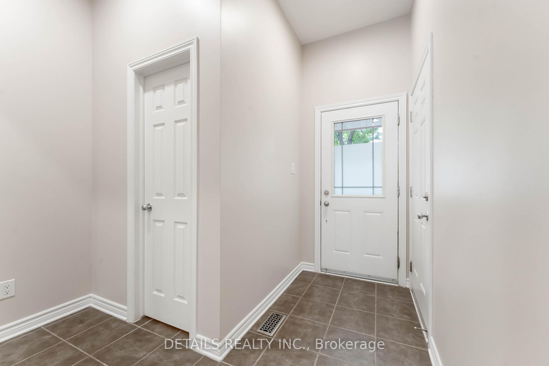 Photo 5 of 606 Malkowski Street, Ottawa, Kanata - Morgan's Grant/South March — HOMEH