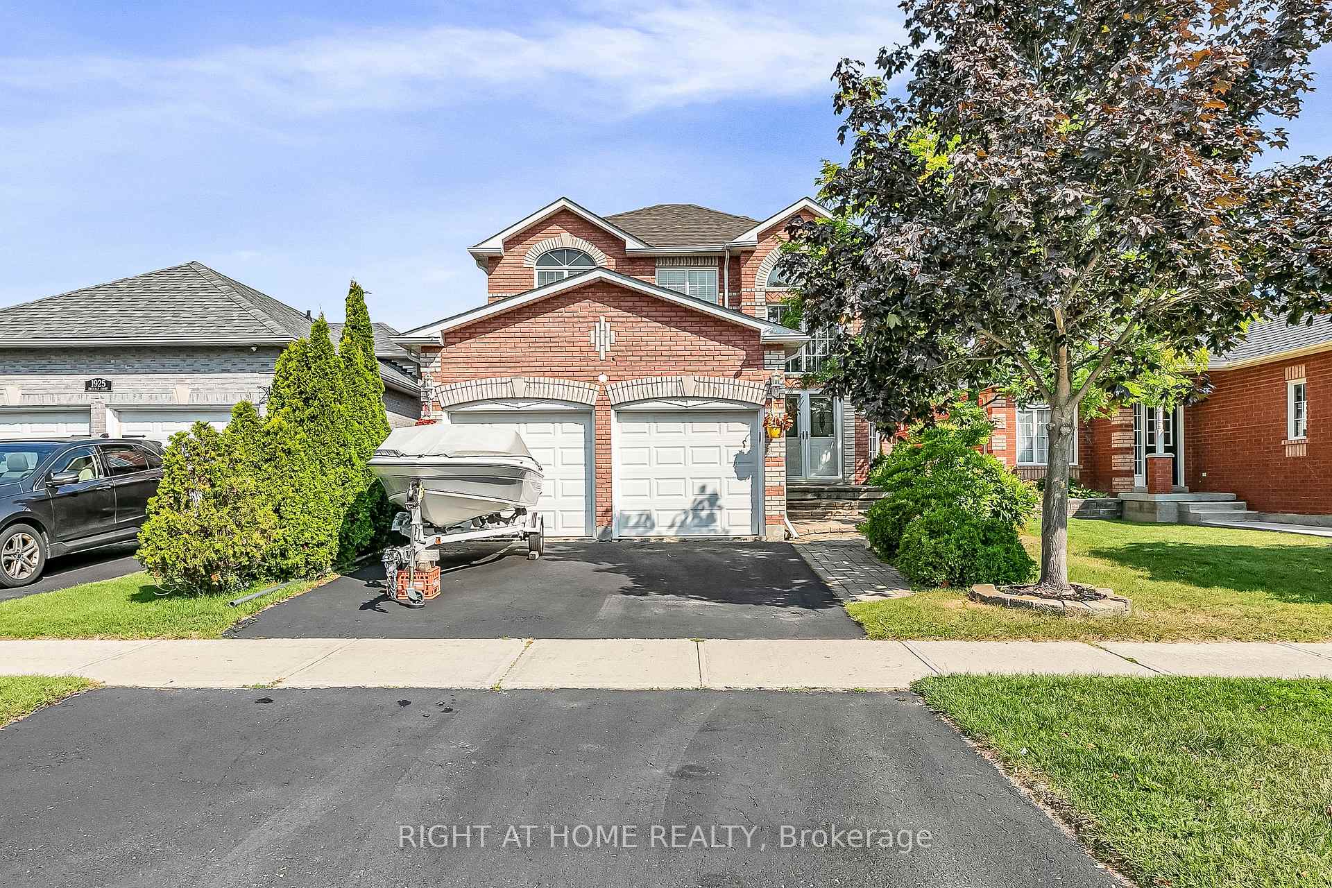 Photo 1 of 1923 Emerald Court, Innisfil, Alcona — HOMEH