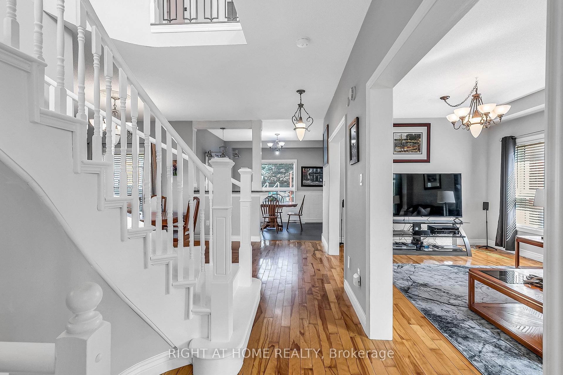 Photo 6 of 1923 Emerald Court, Innisfil, Alcona — HOMEH